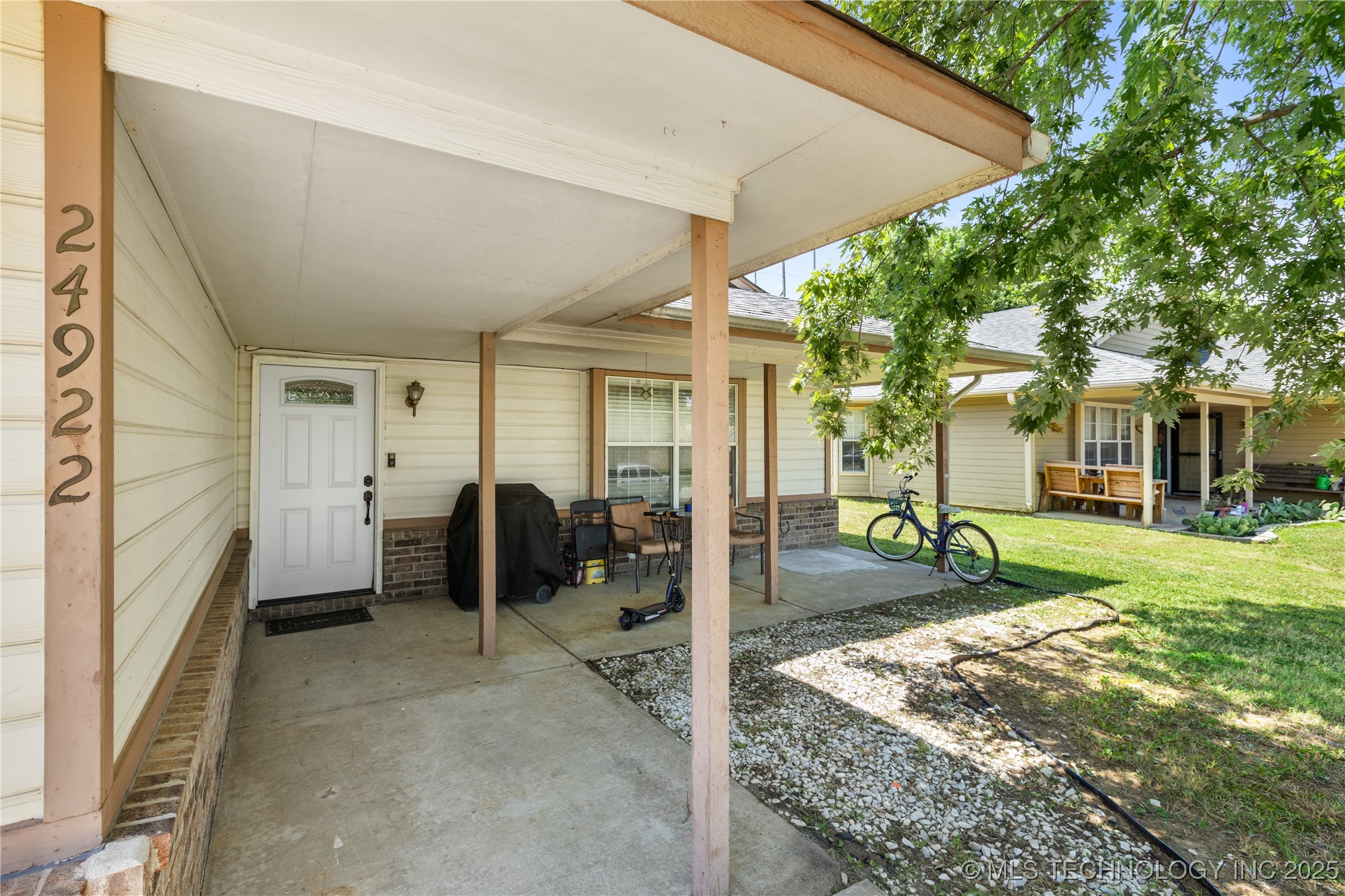 24922 S Heartwood Drive Property Photo 4