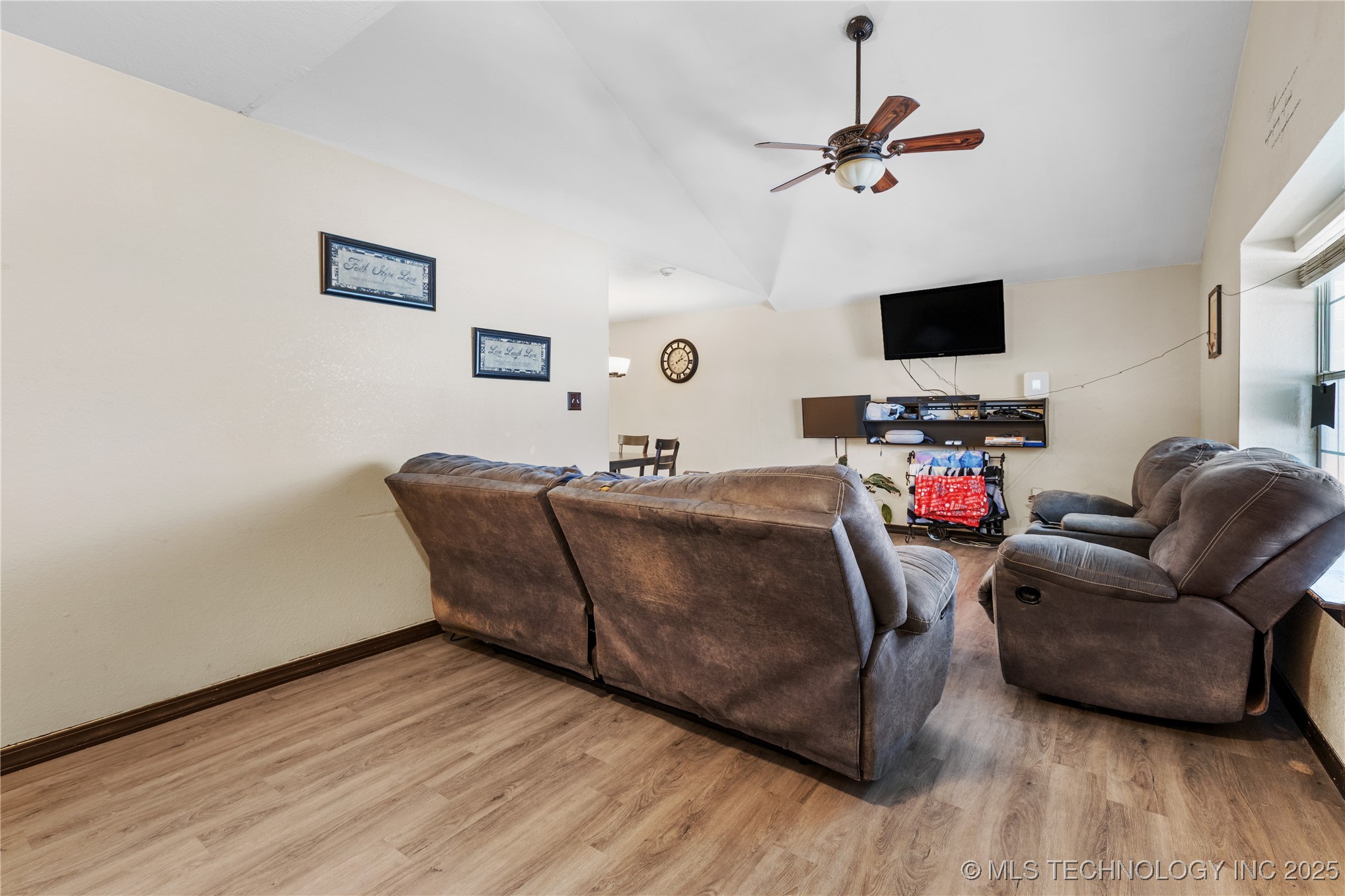 24922 S Heartwood Drive Property Photo 5