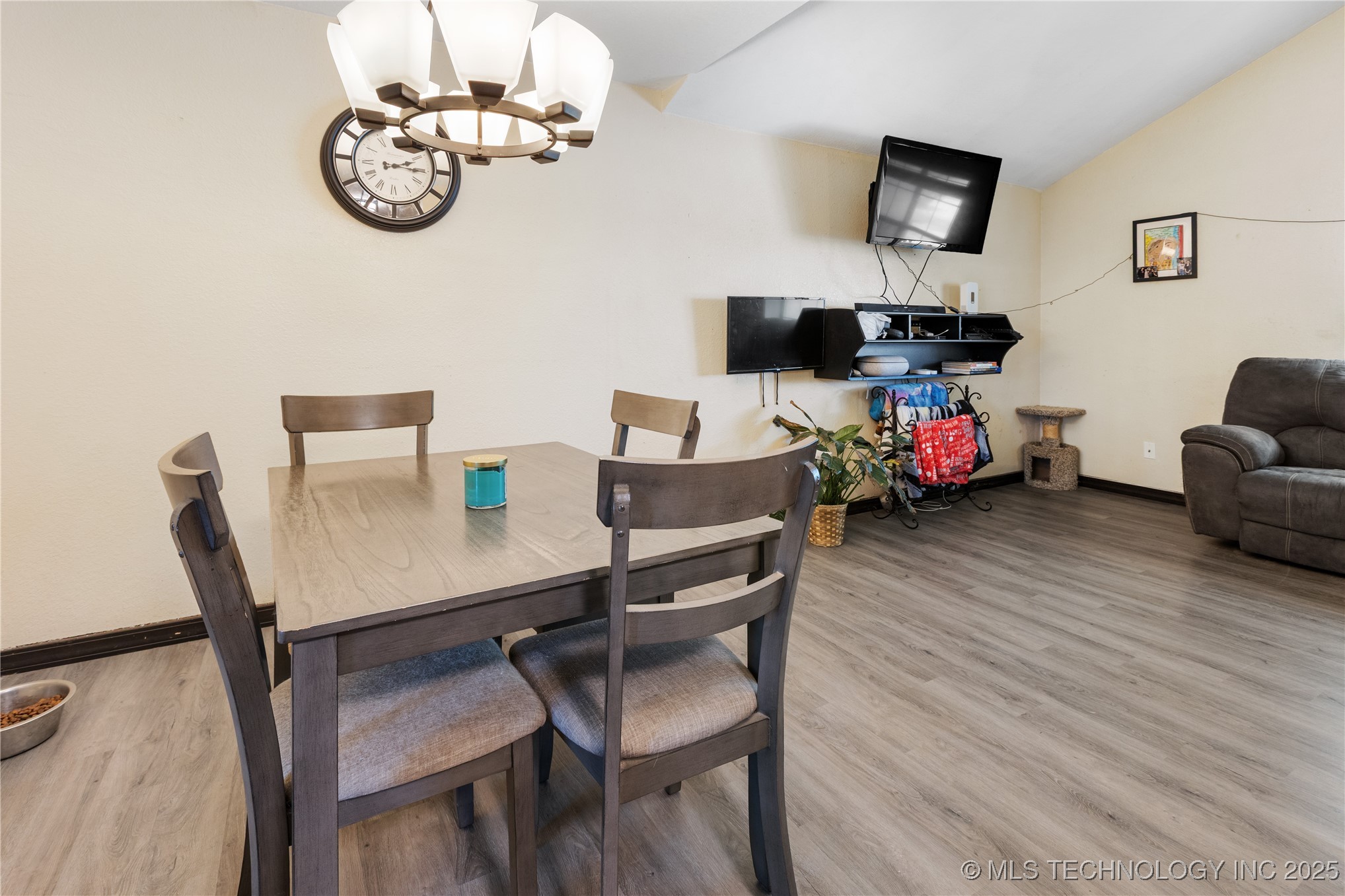 24922 S Heartwood Drive Property Photo 9