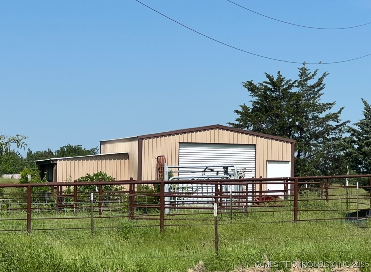 7400 E Prairie View Road E Property Photo 5