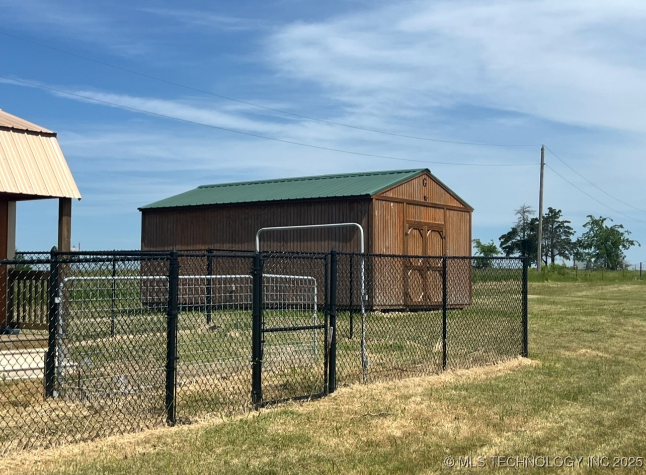 7400 E Prairie View Road E Property Photo 6