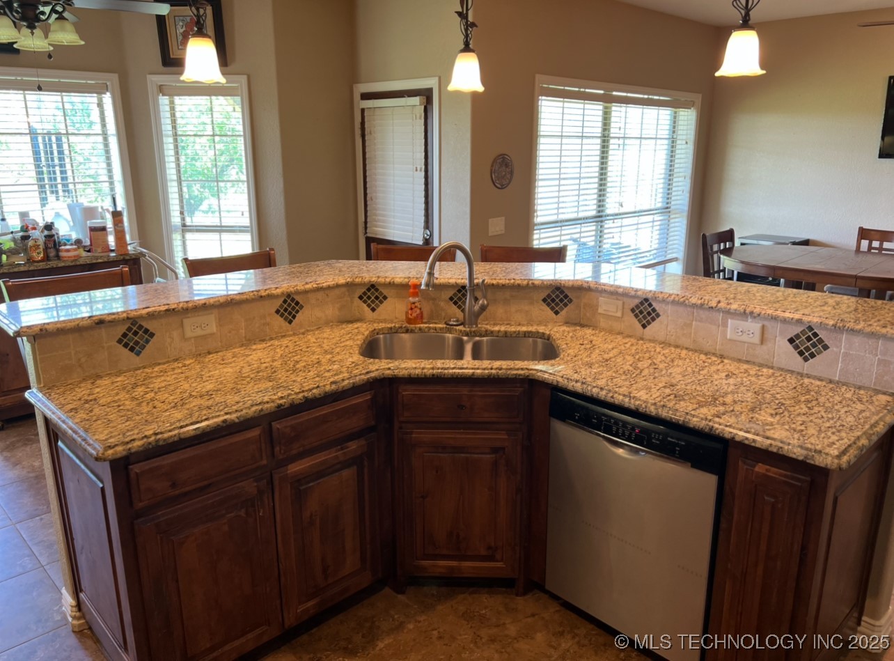 7400 E Prairie View Road E Property Photo 25