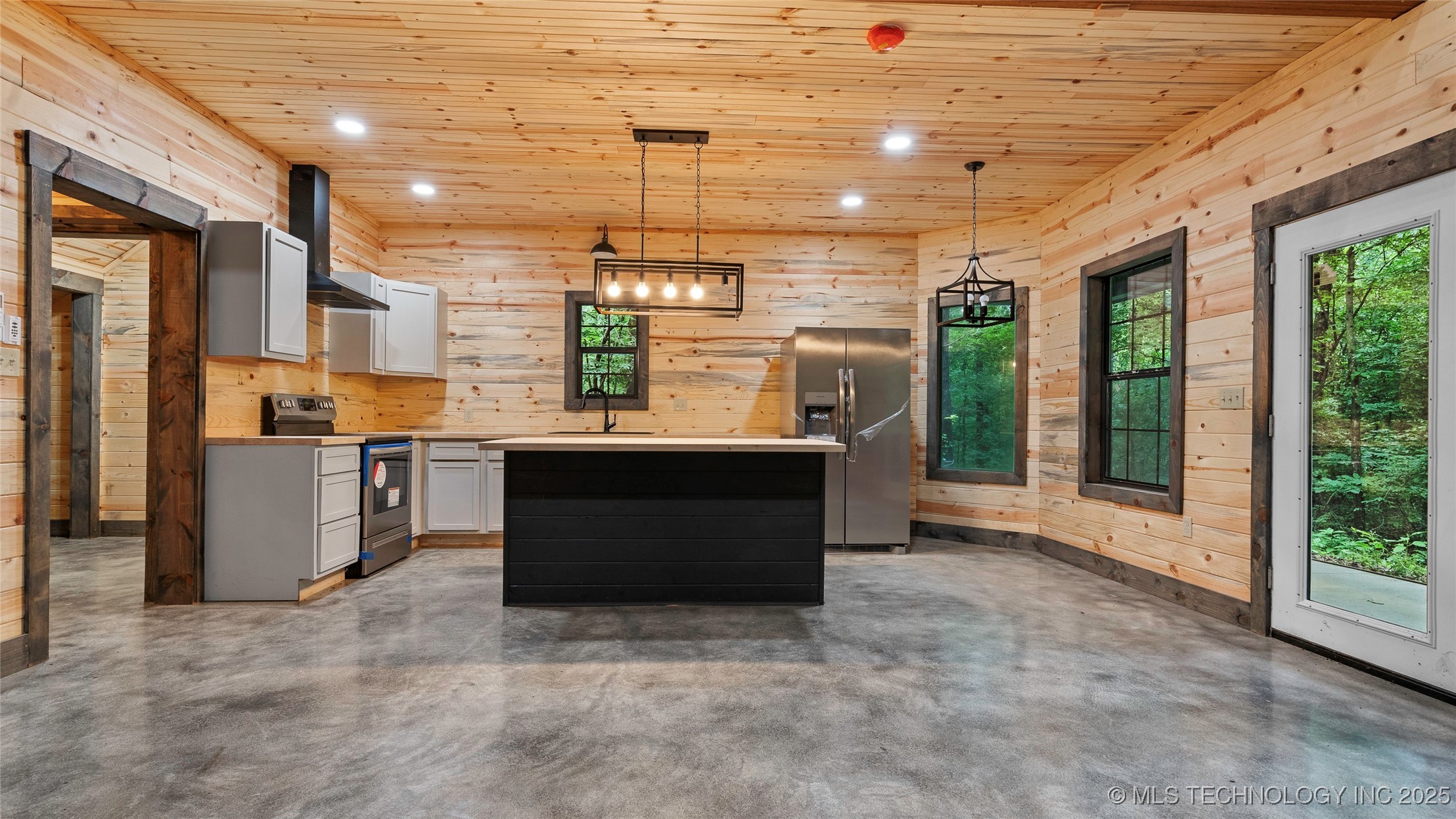 4396 E Cheadle Road Property Photo 8