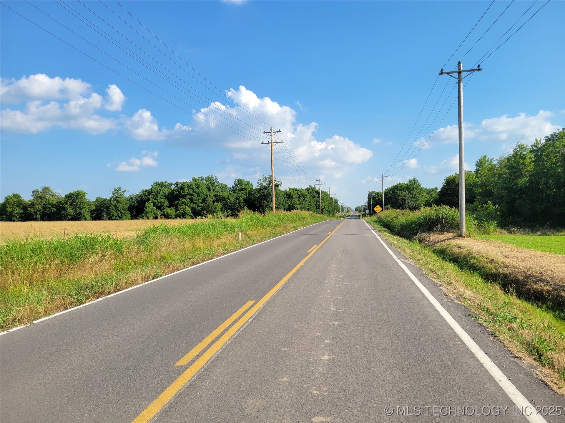 11027 N Yale Avenue Property Photo 8