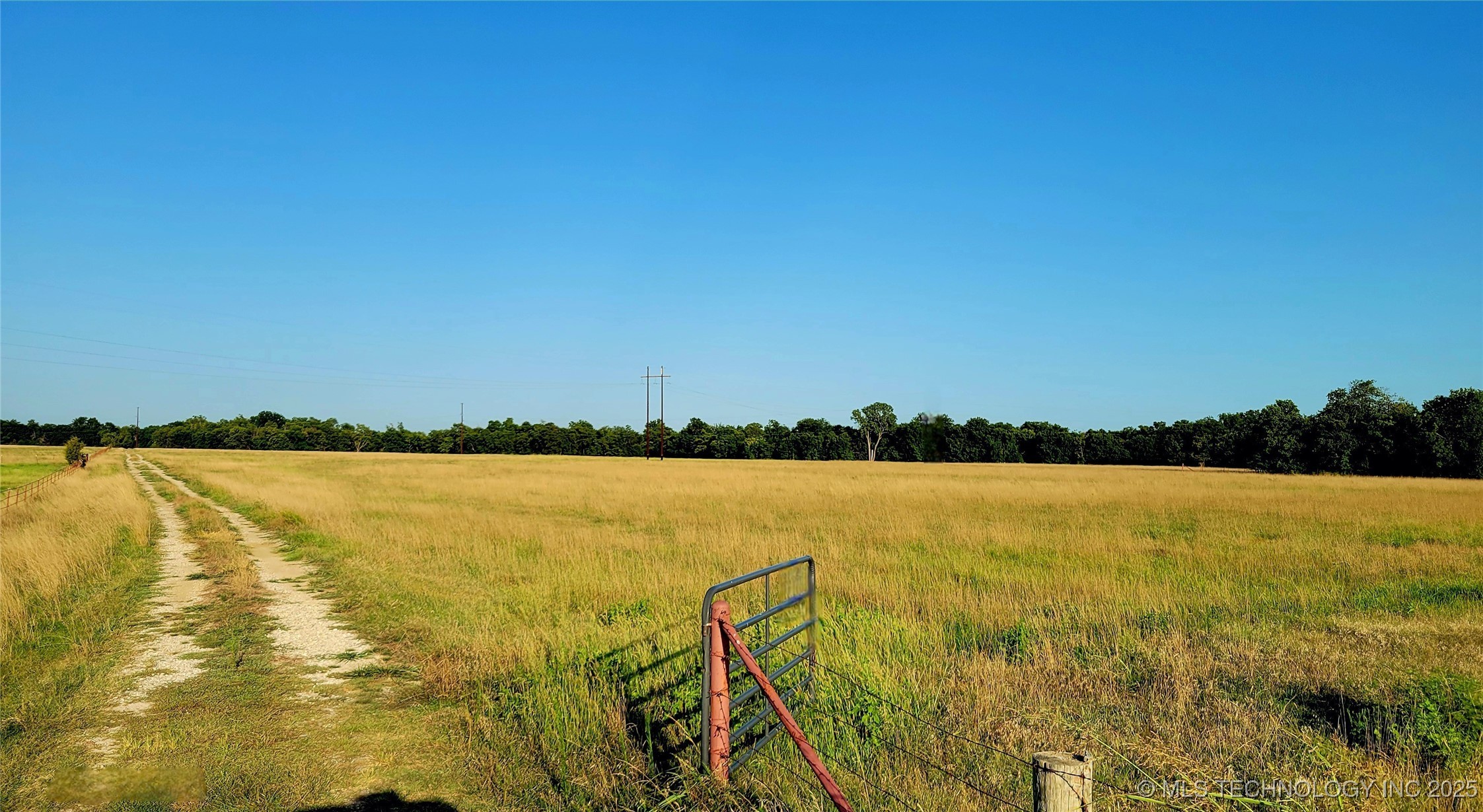 11027 N Yale Avenue Property Photo 9