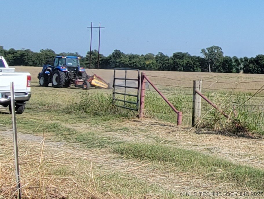 11027 N Yale Avenue Property Photo 10