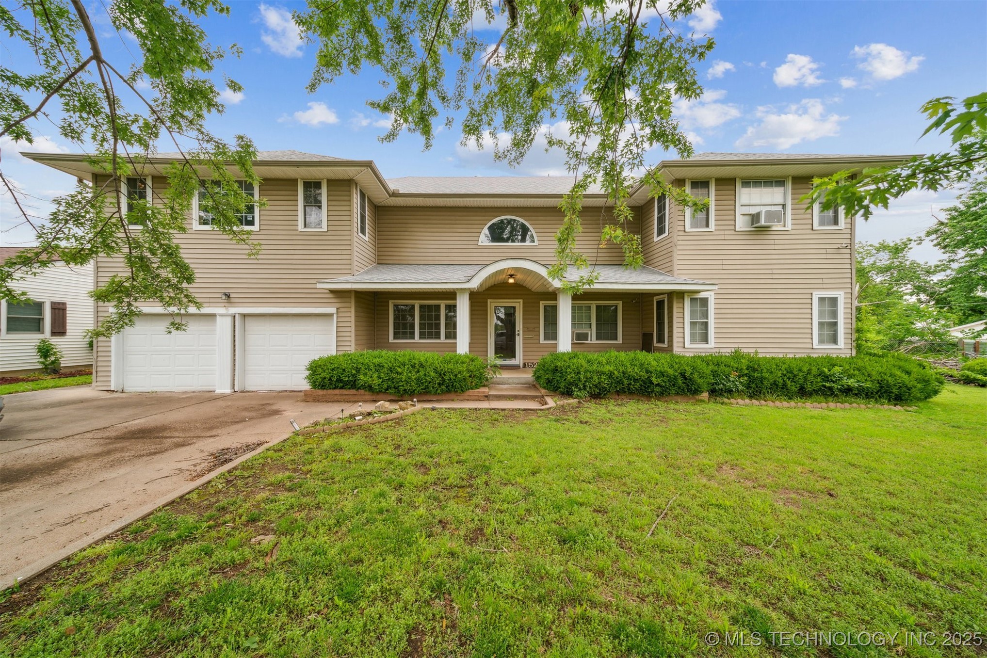 1525 N College Avenue