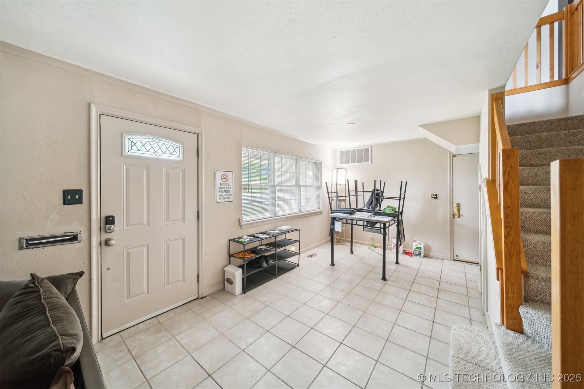 1525 N College Avenue Property Photo 3