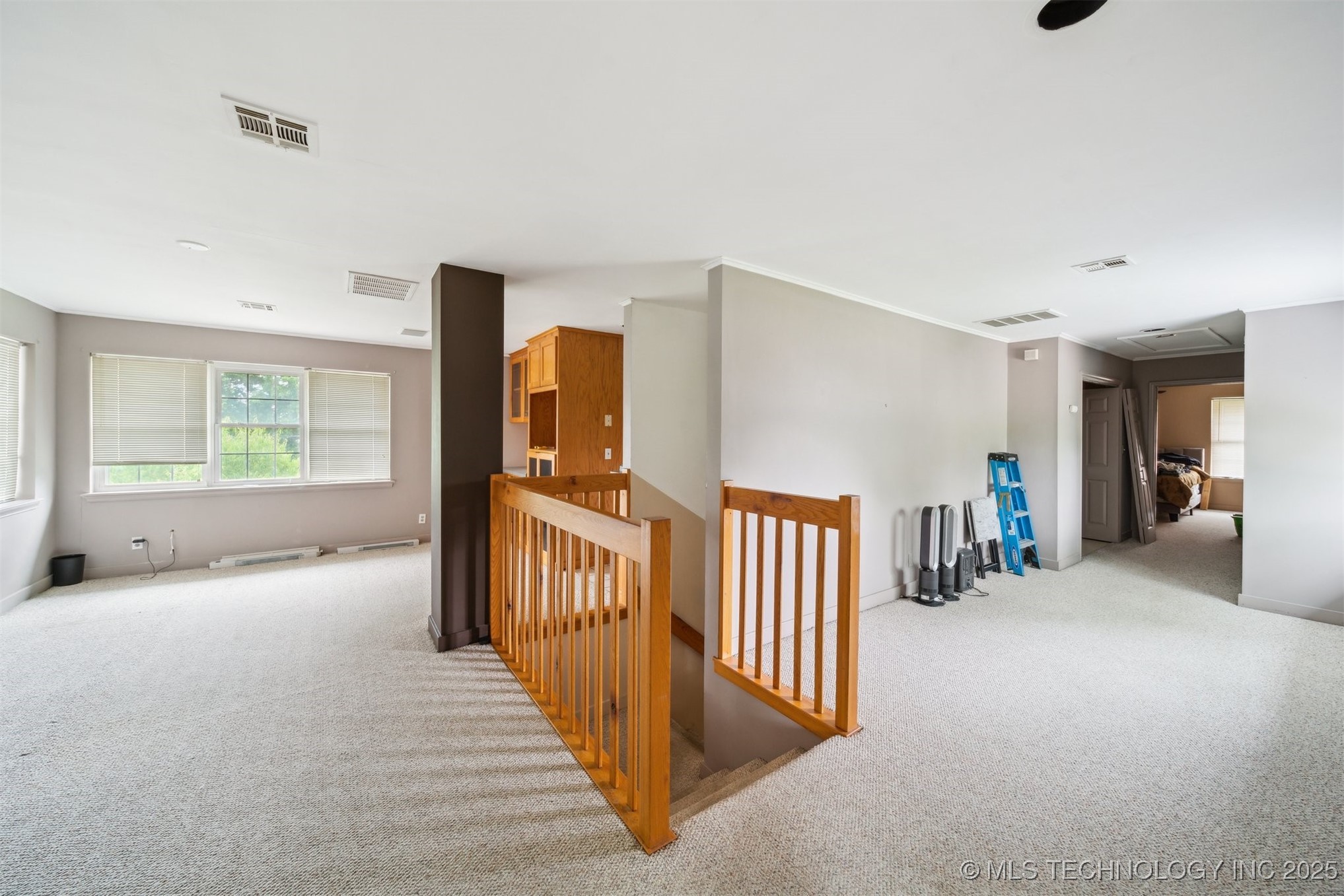 1525 N College Avenue Property Photo 10