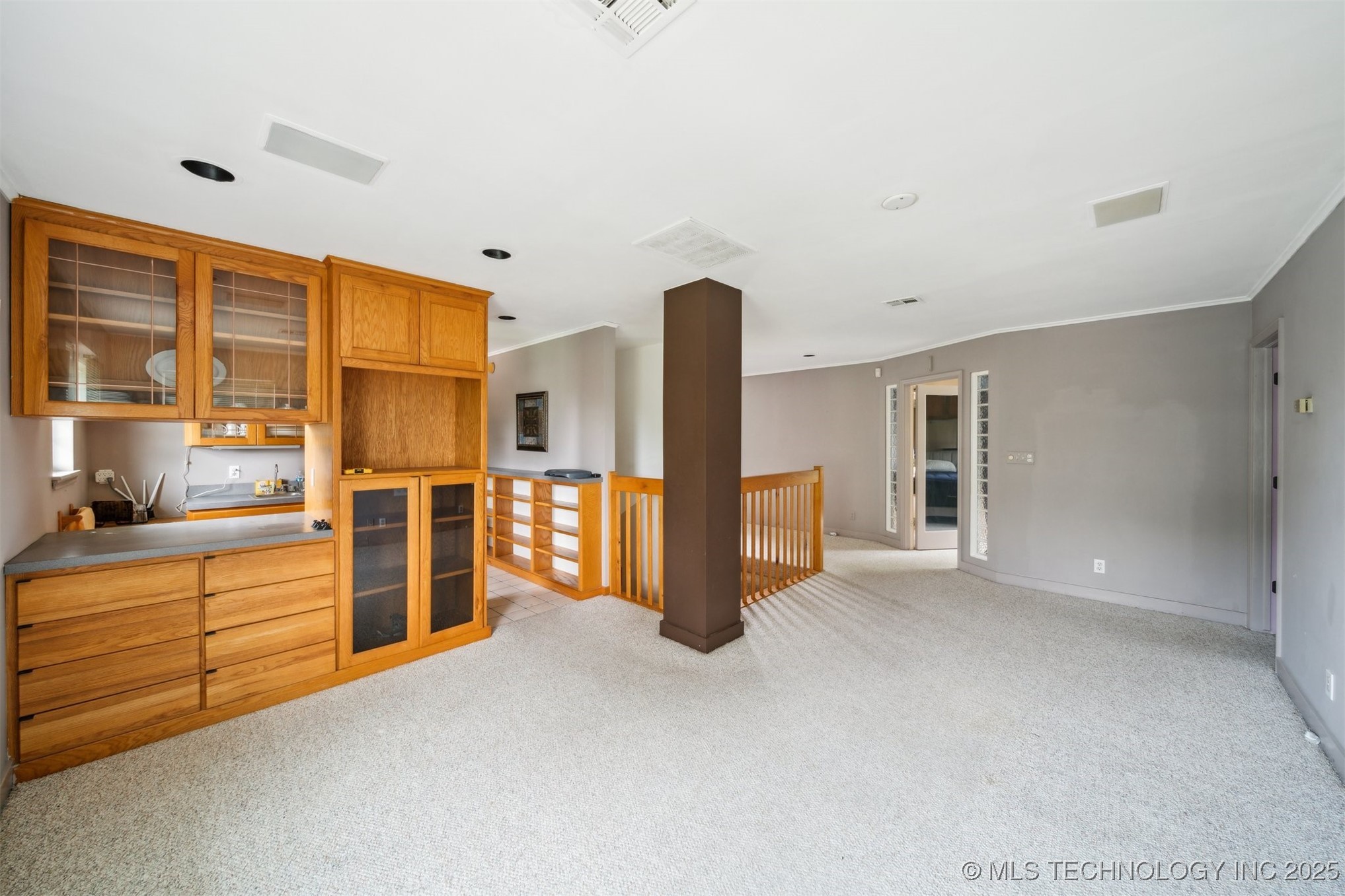 1525 N College Avenue Property Photo 11