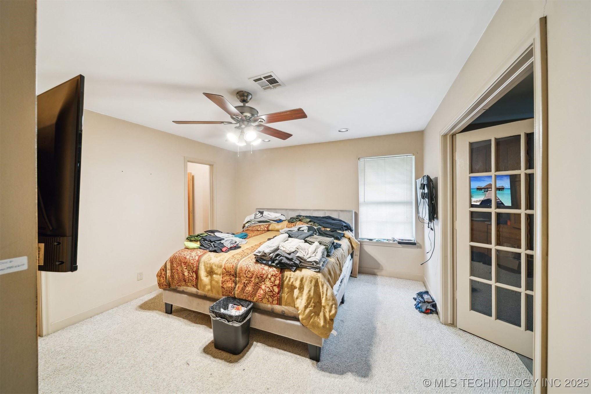 1525 N College Avenue Property Photo 14