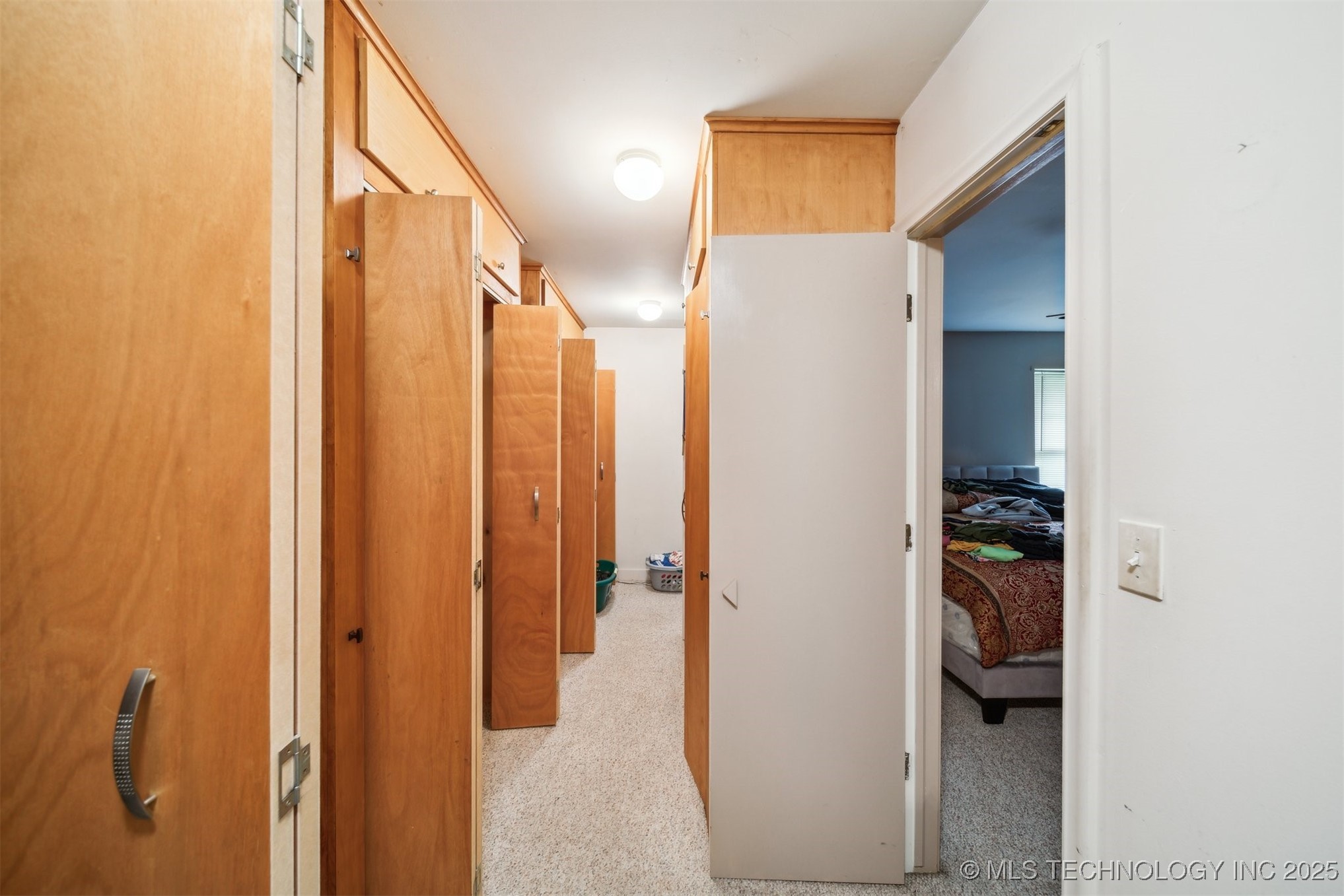 1525 N College Avenue Property Photo 15