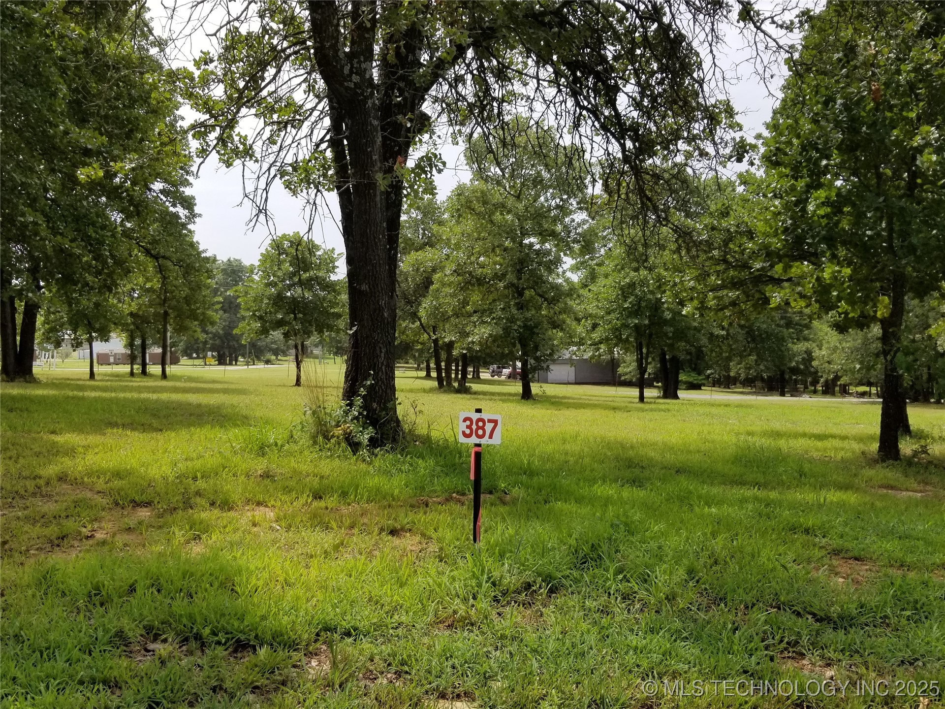 387 Edge Water Road Property Photo 6