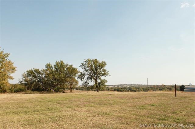 W 43rd Street N Property Photo 6