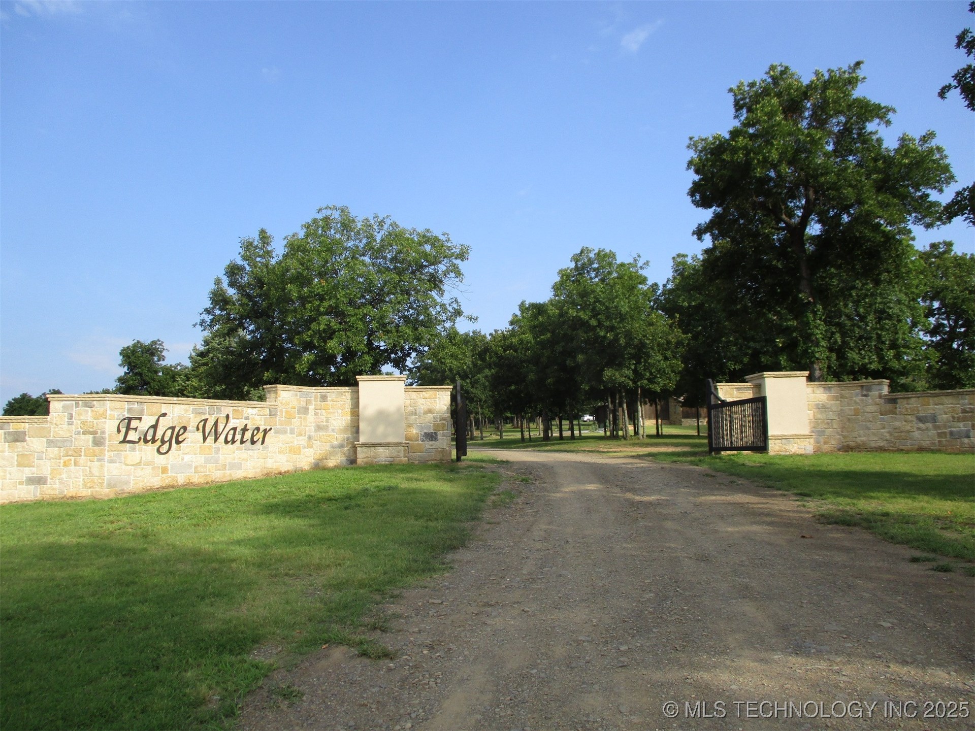 58 Edge Water Road Property Photo 18