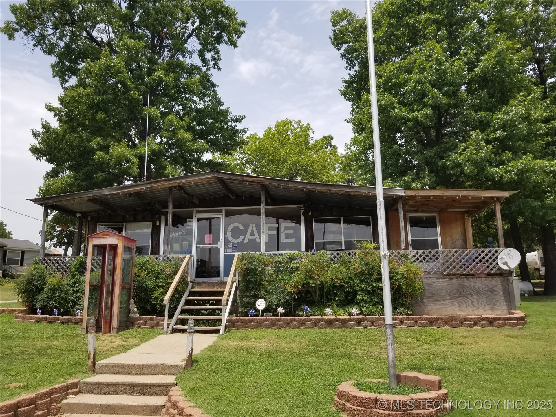 58 Edge Water Road Property Photo 38