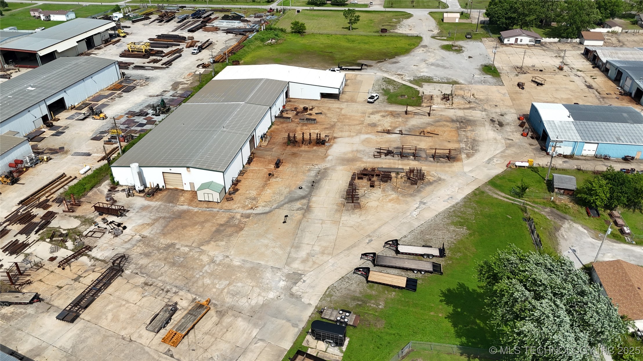 15251 Ok-66 Highway Property Photo 1