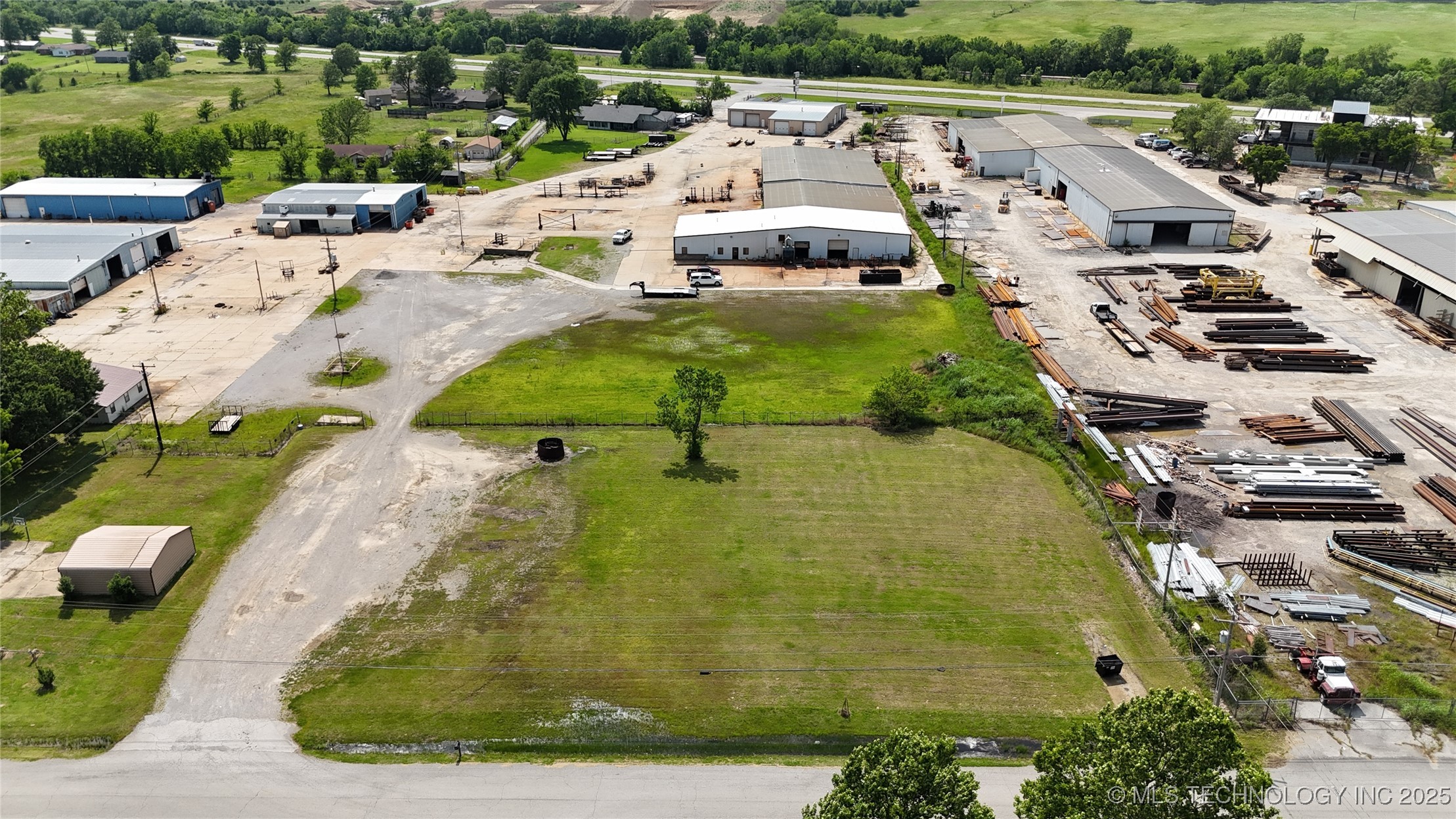 15251 Ok-66 Highway Property Photo 2