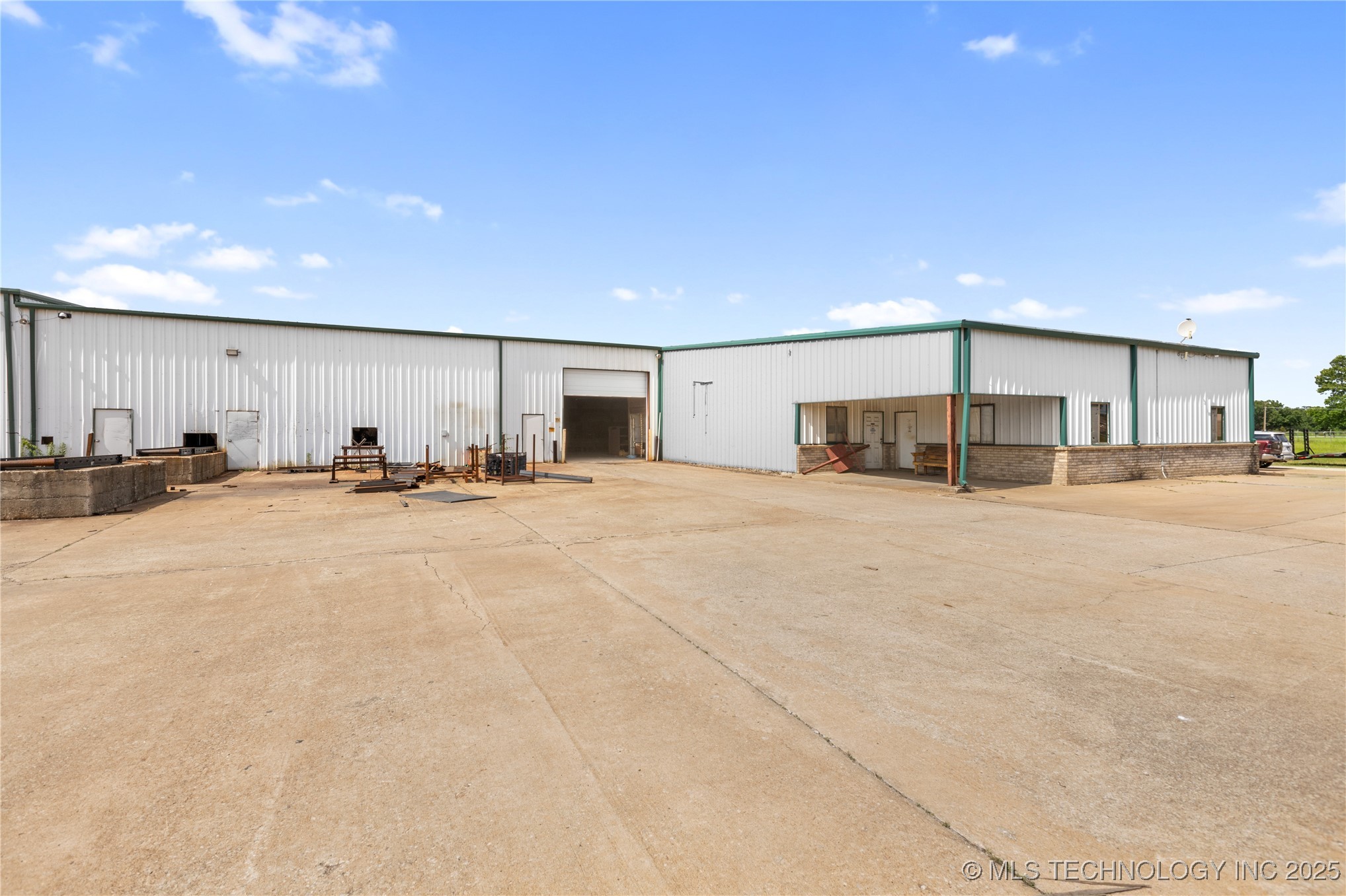 15251 Ok-66 Highway Property Photo 3