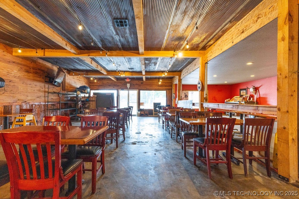 105 N Main Property Photo 4