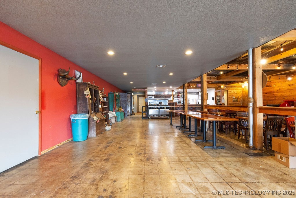 105 N Main Property Photo 8