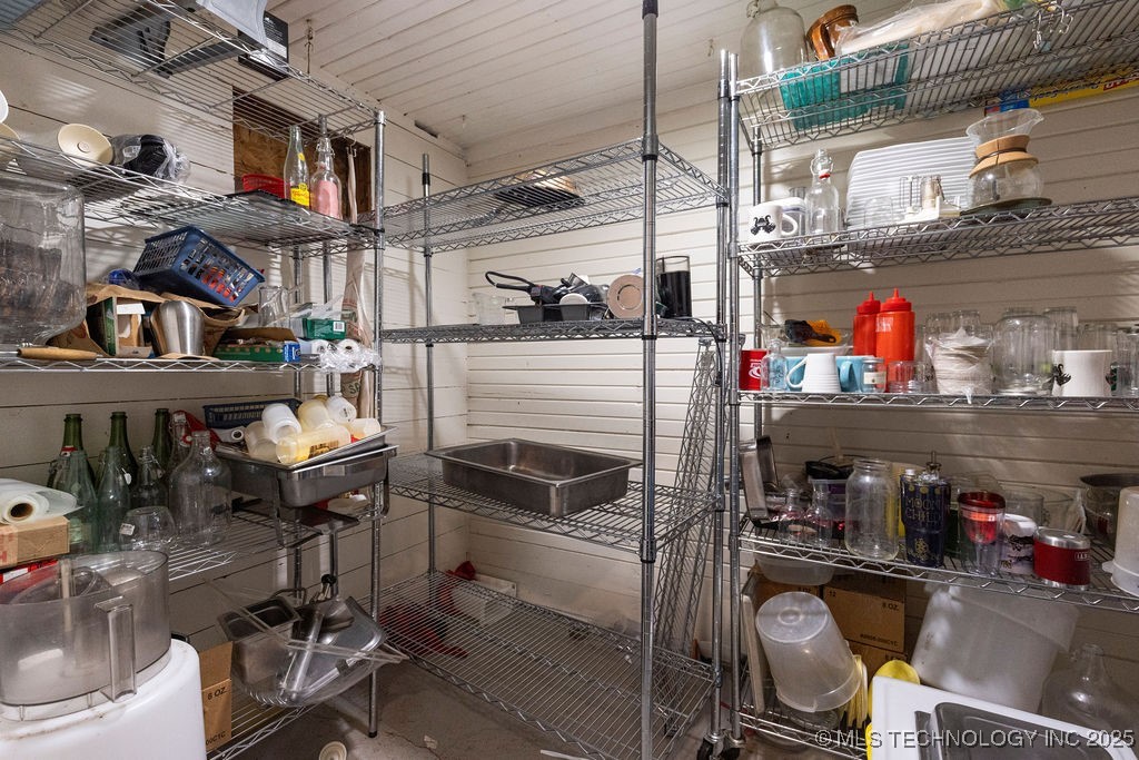 105 N Main Property Photo 21