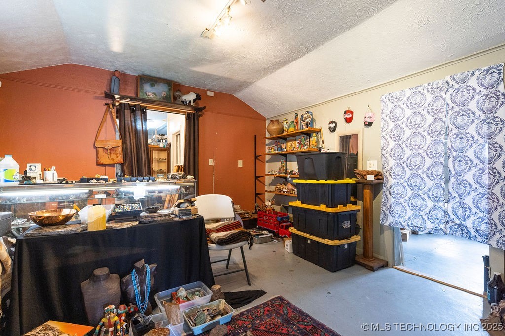 105 N Main Property Photo 31