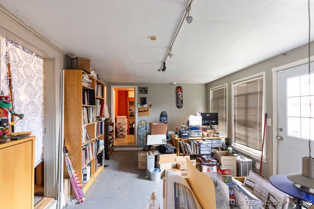 105 N Main Property Photo 33