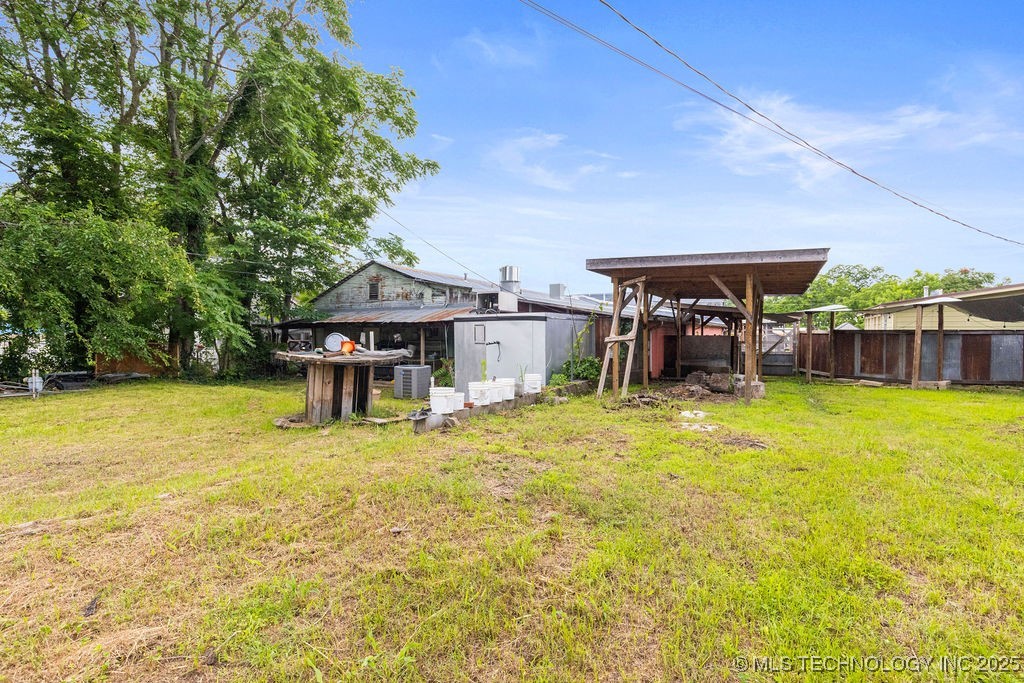 105 N Main Property Photo 39