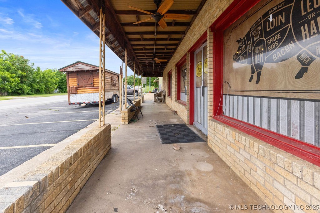 105 N Main Property Photo 42