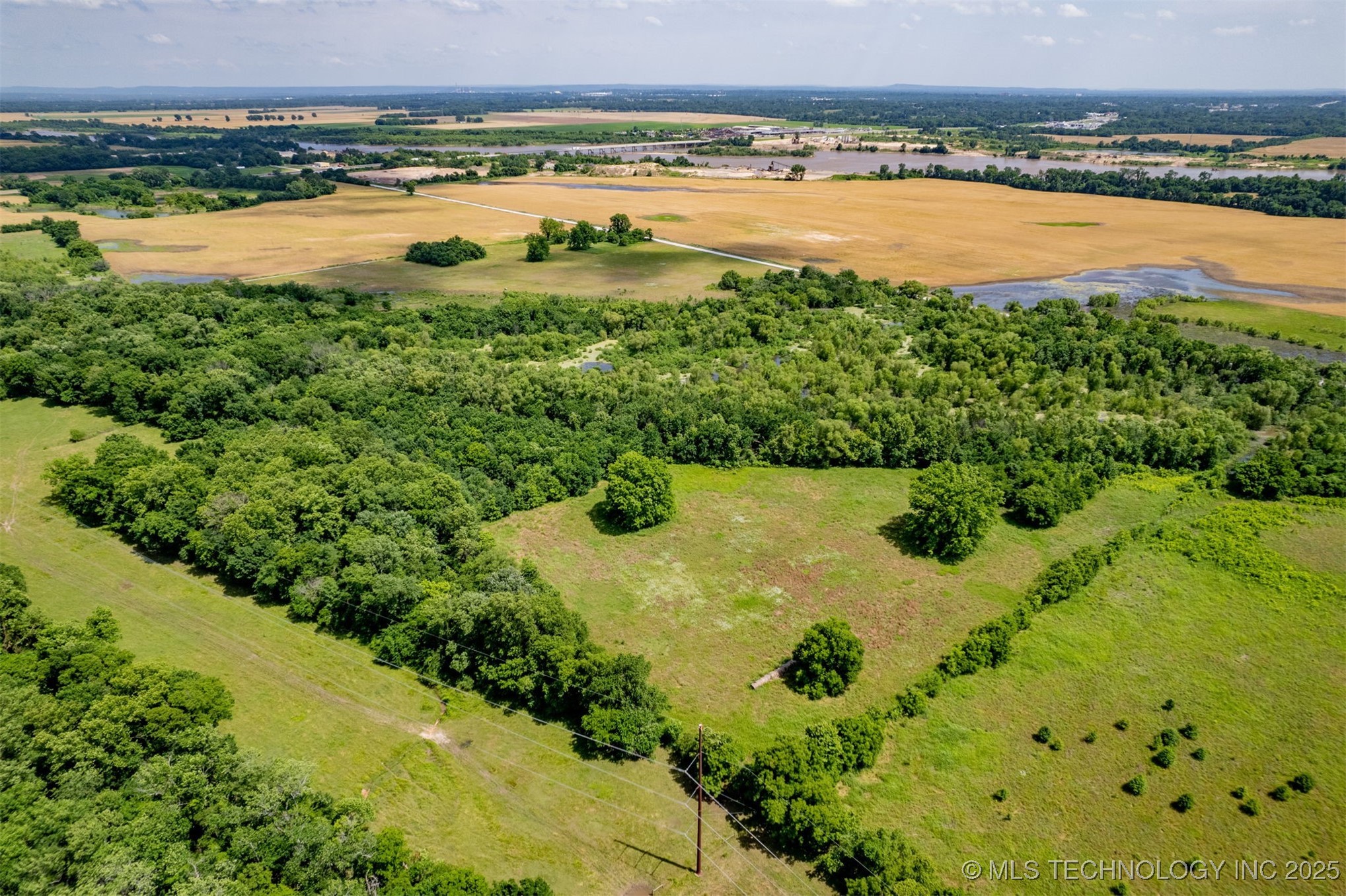 4204 W 50th Street North Property Photo 4