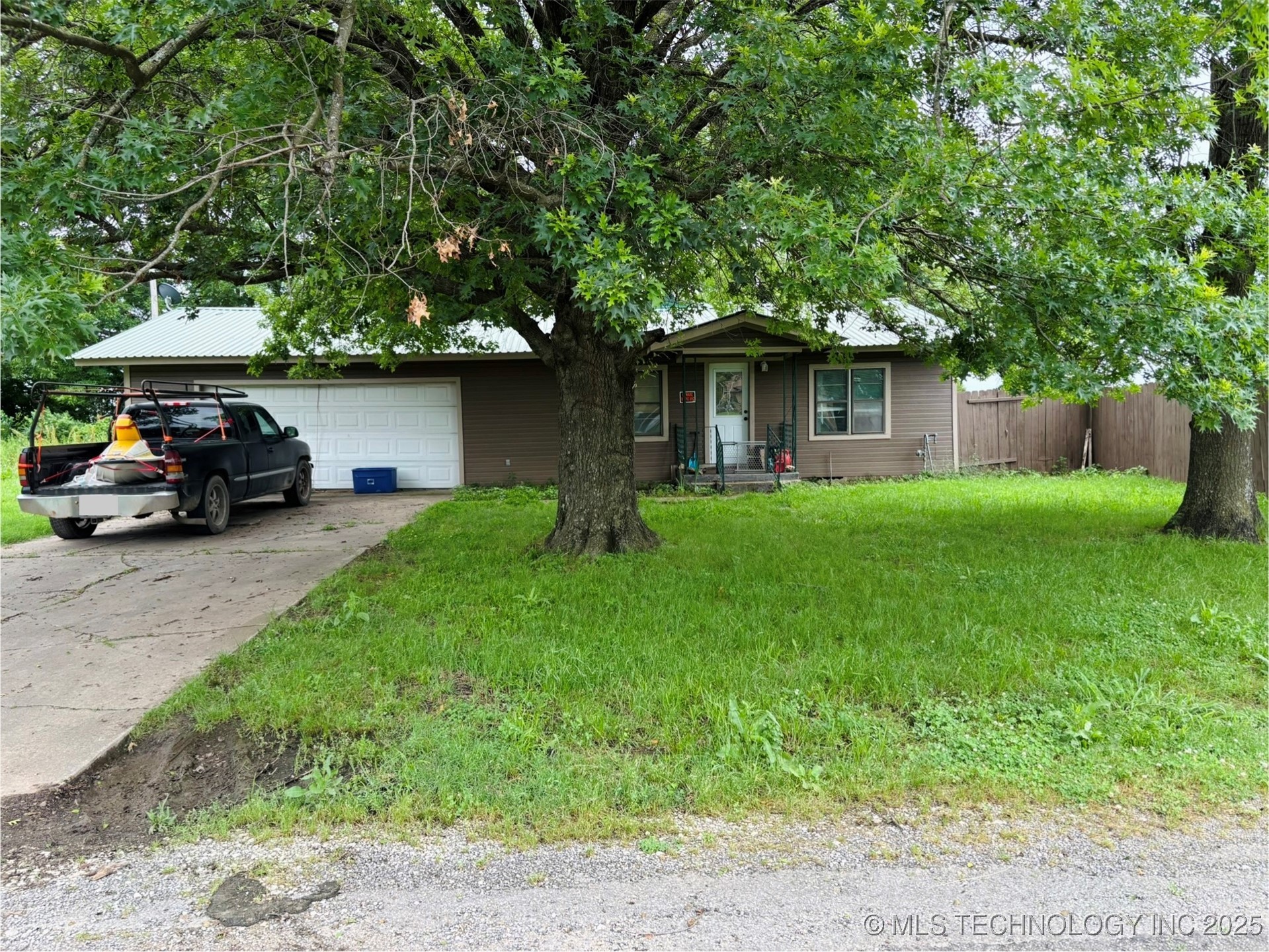 1503 Hillcrest Property Photo 4