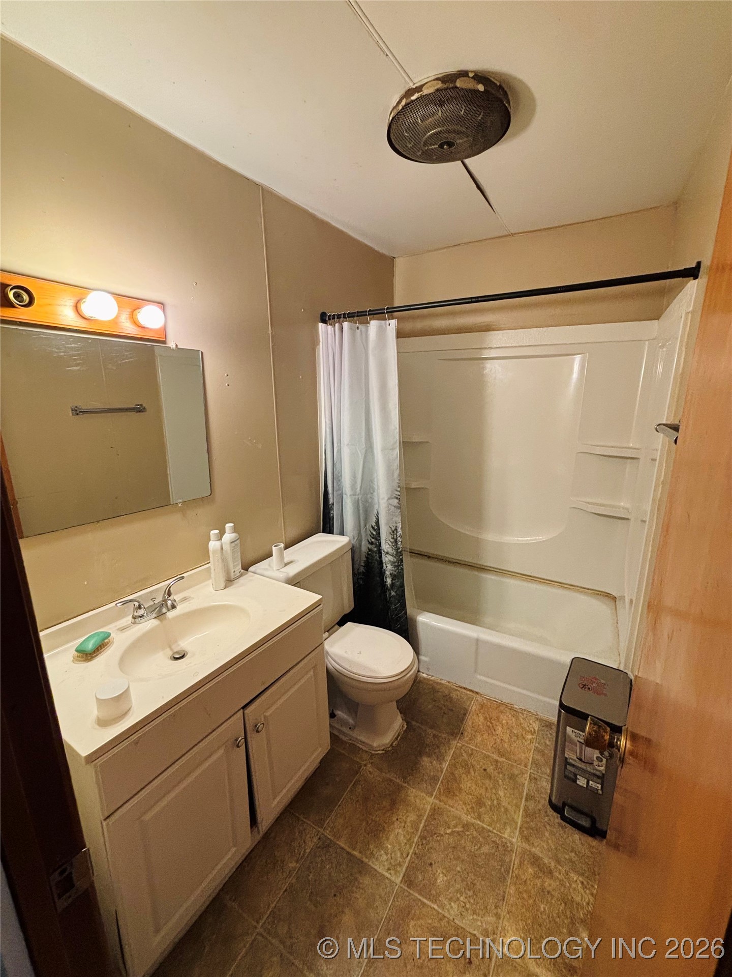 1503 Hillcrest Property Photo 18