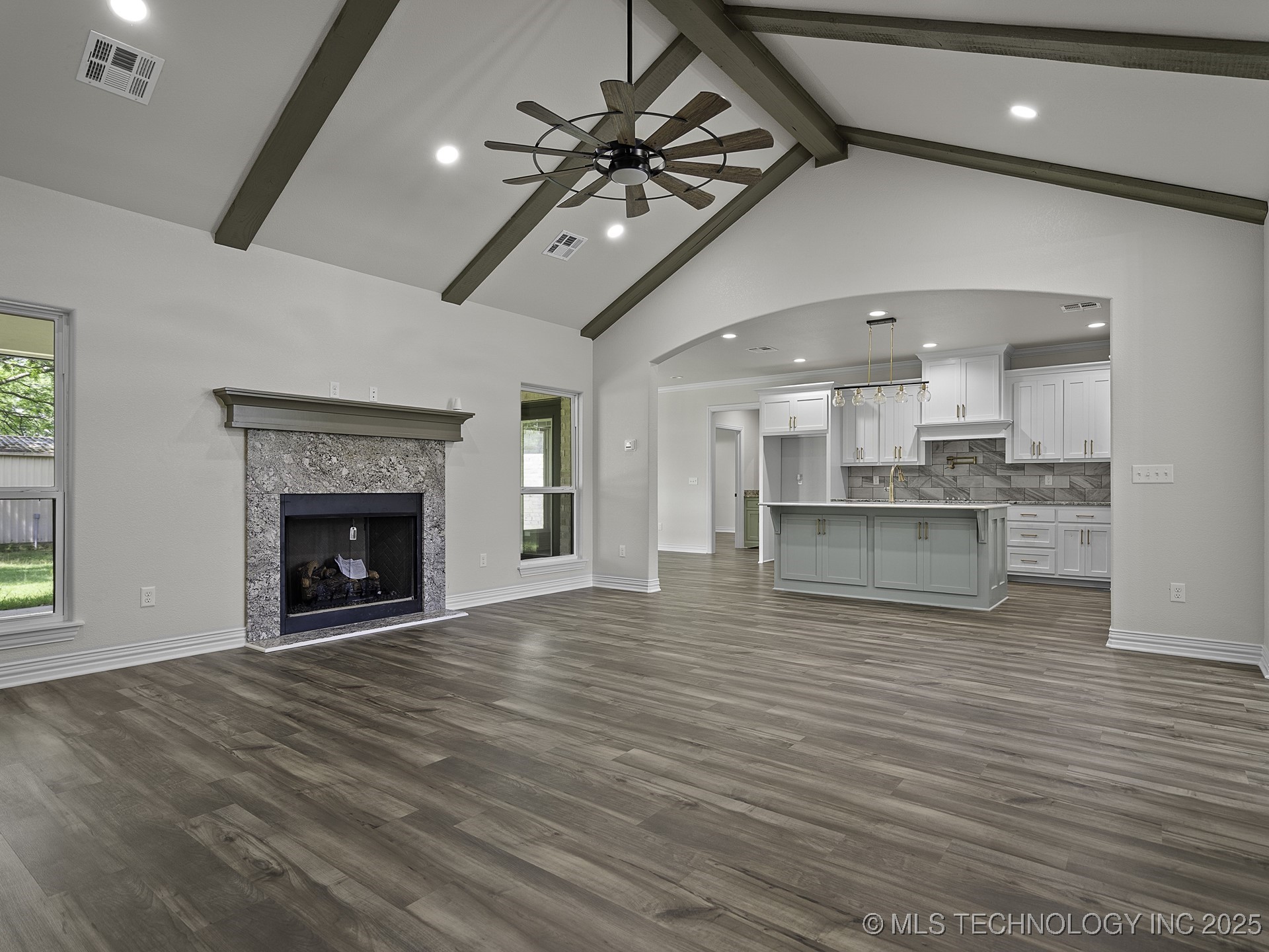 40 Whipperwill Street Property Photo 6