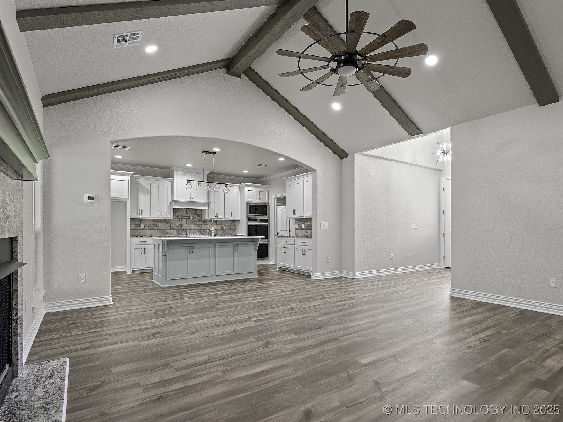 40 Whipperwill Street Property Photo 7