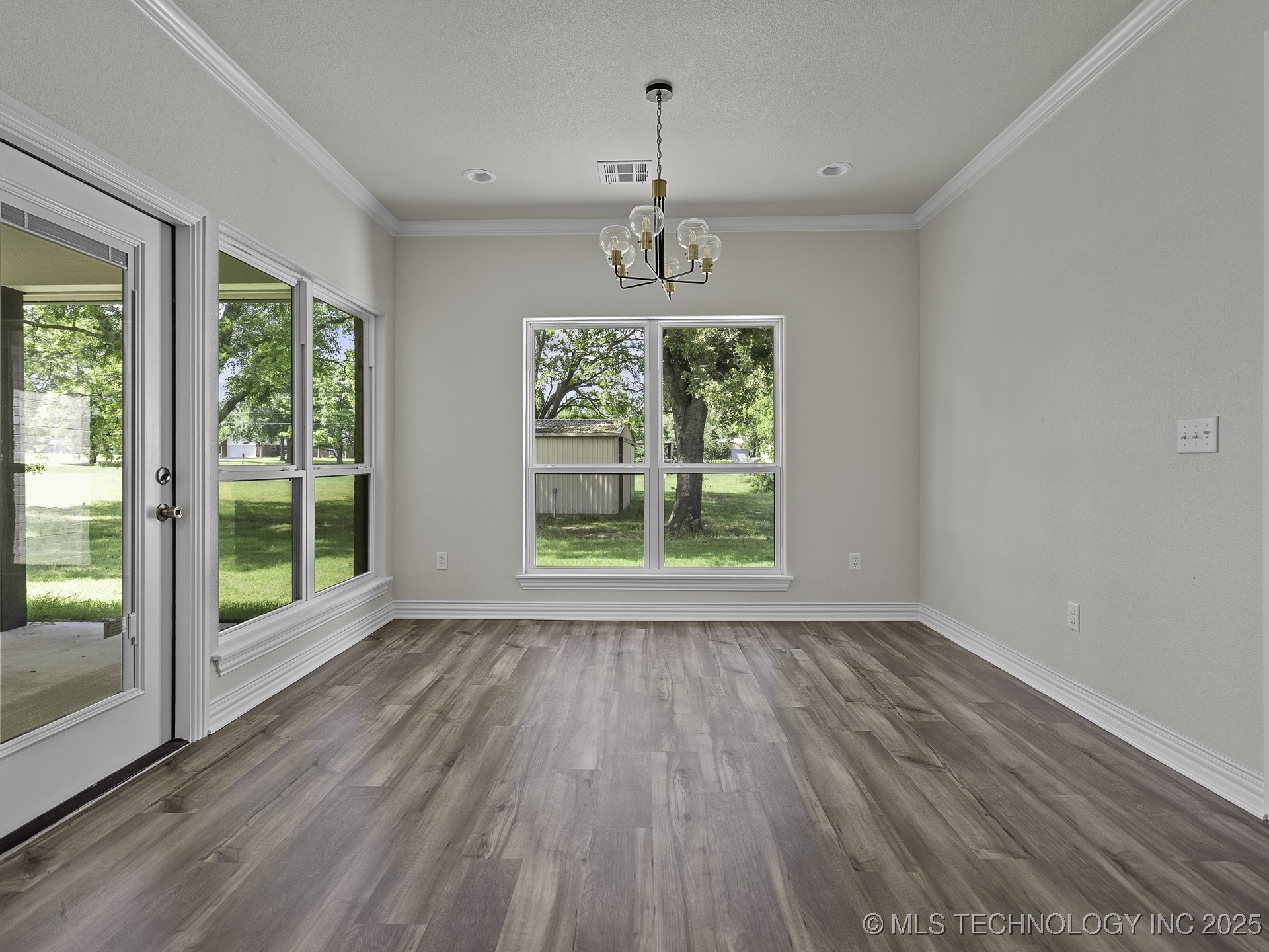 40 Whipperwill Street Property Photo 13