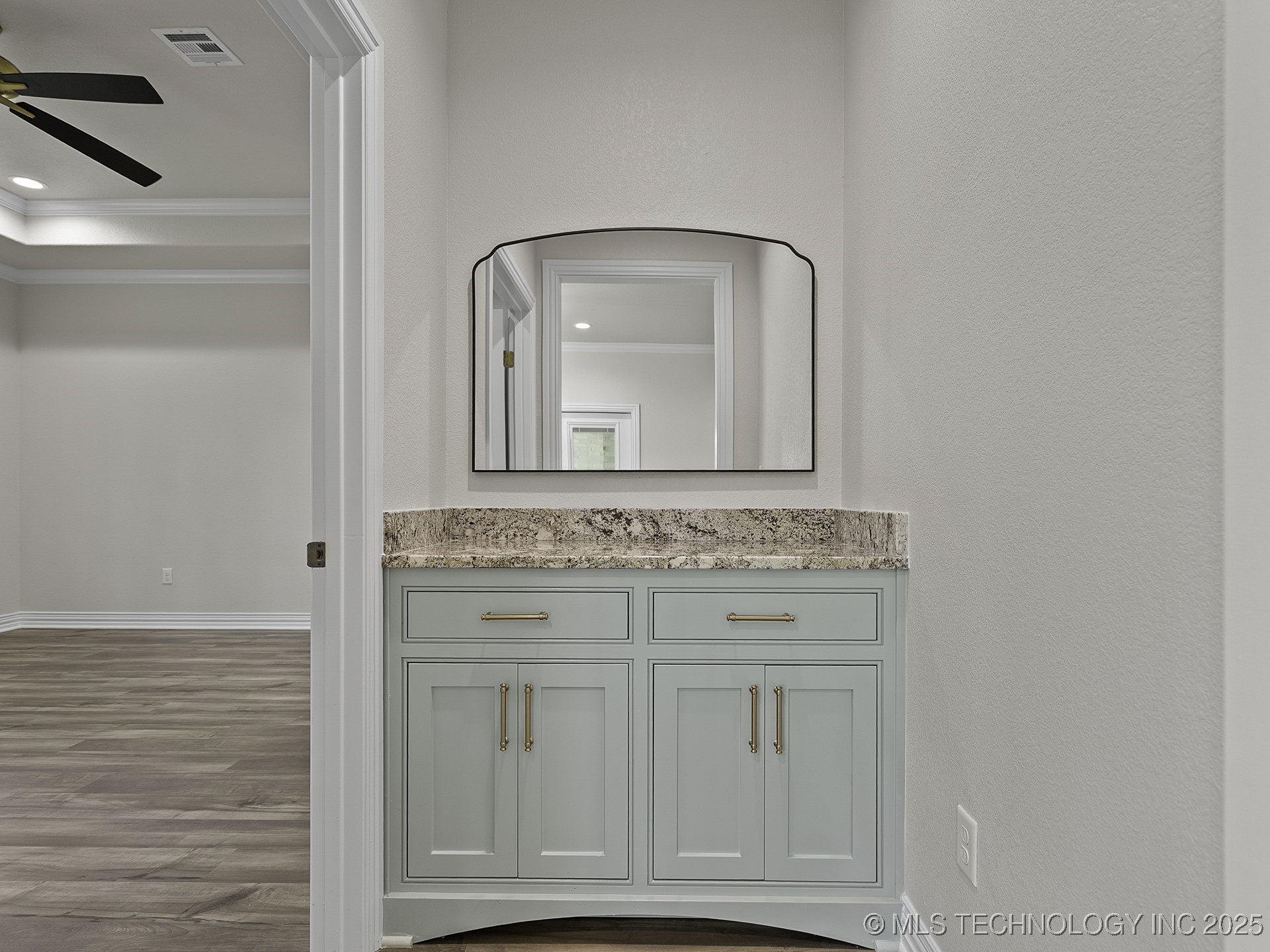 40 Whipperwill Street Property Photo 15