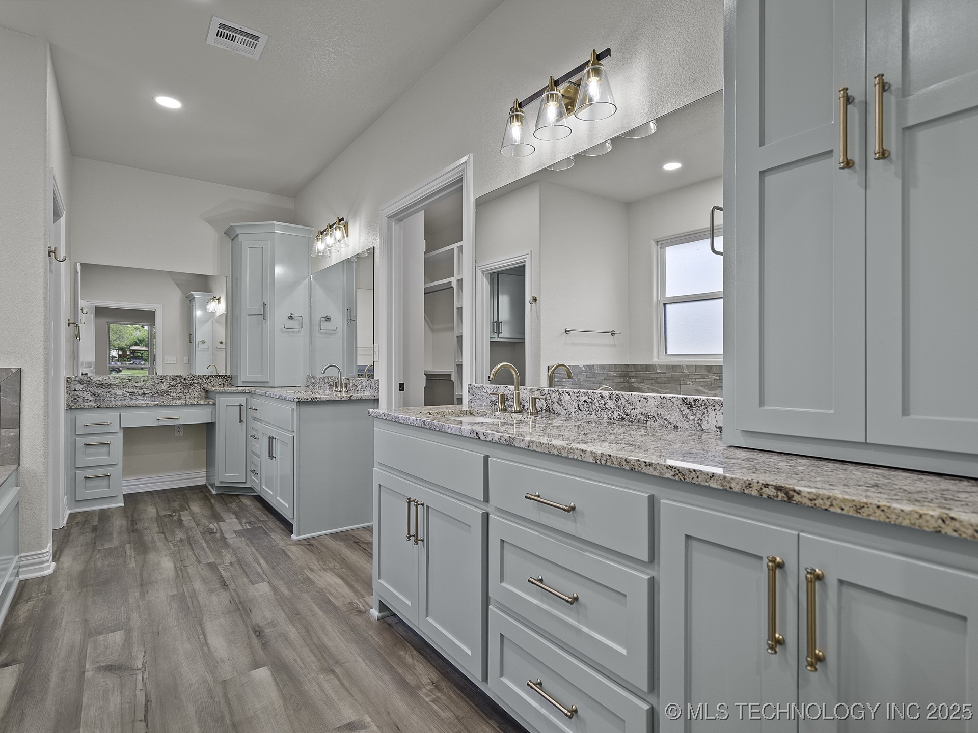 40 Whipperwill Street Property Photo 19