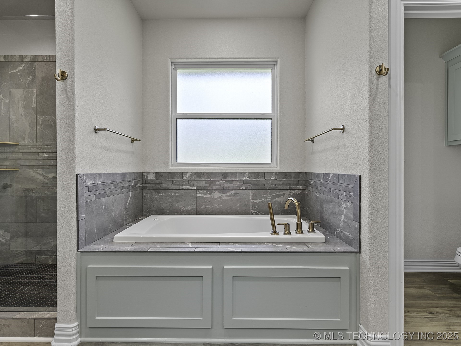 40 Whipperwill Street Property Photo 21