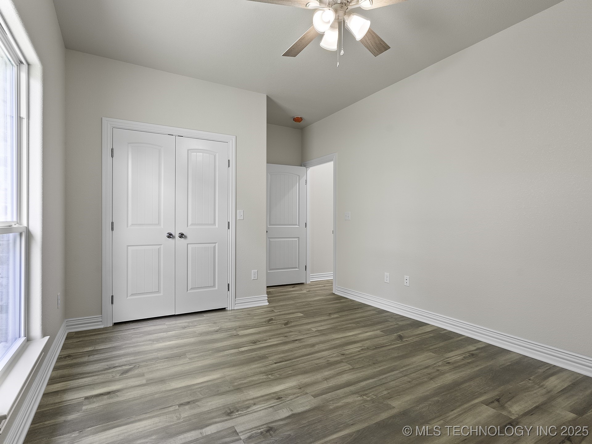 40 Whipperwill Street Property Photo 30