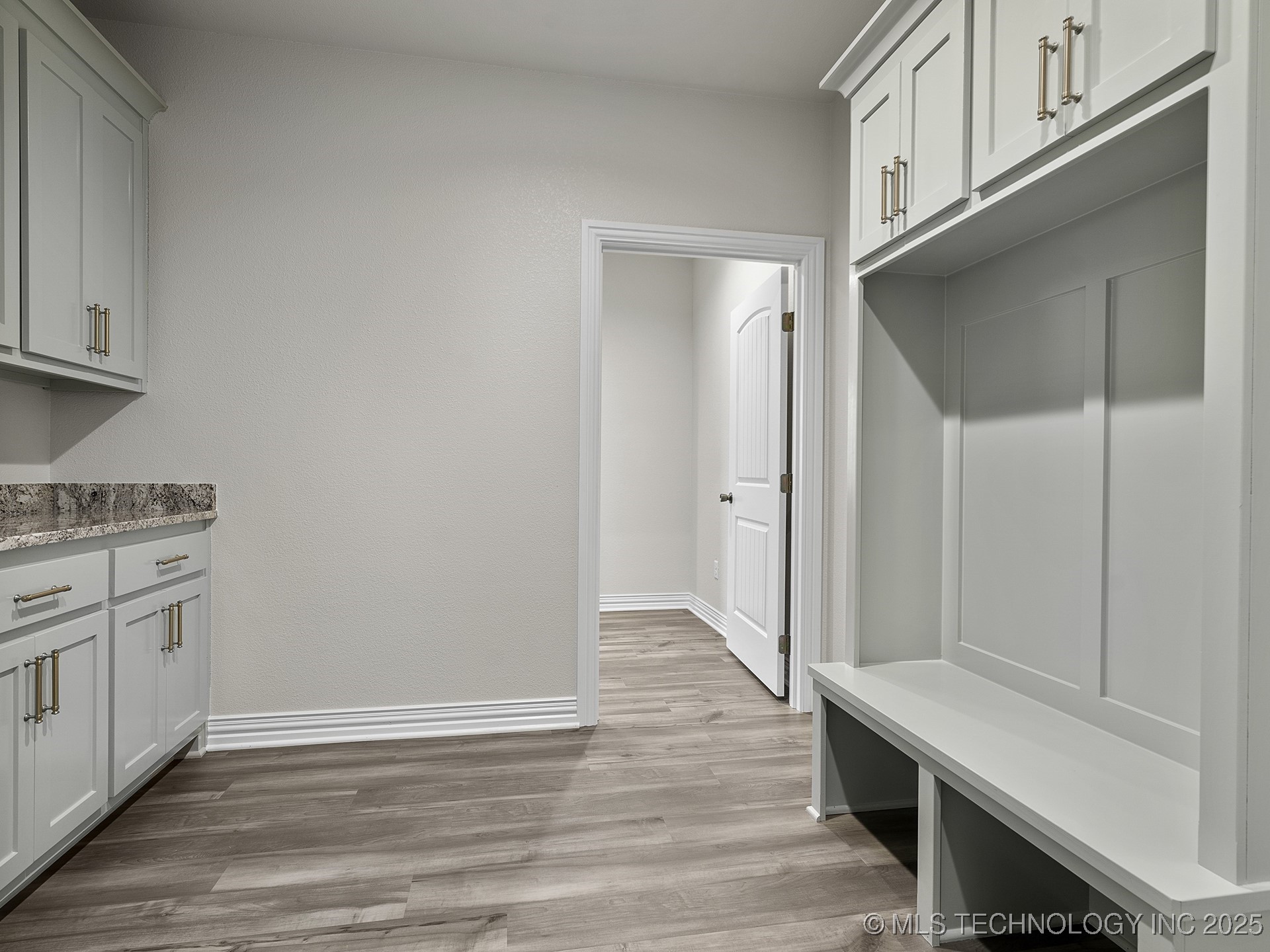 40 Whipperwill Street Property Photo 32