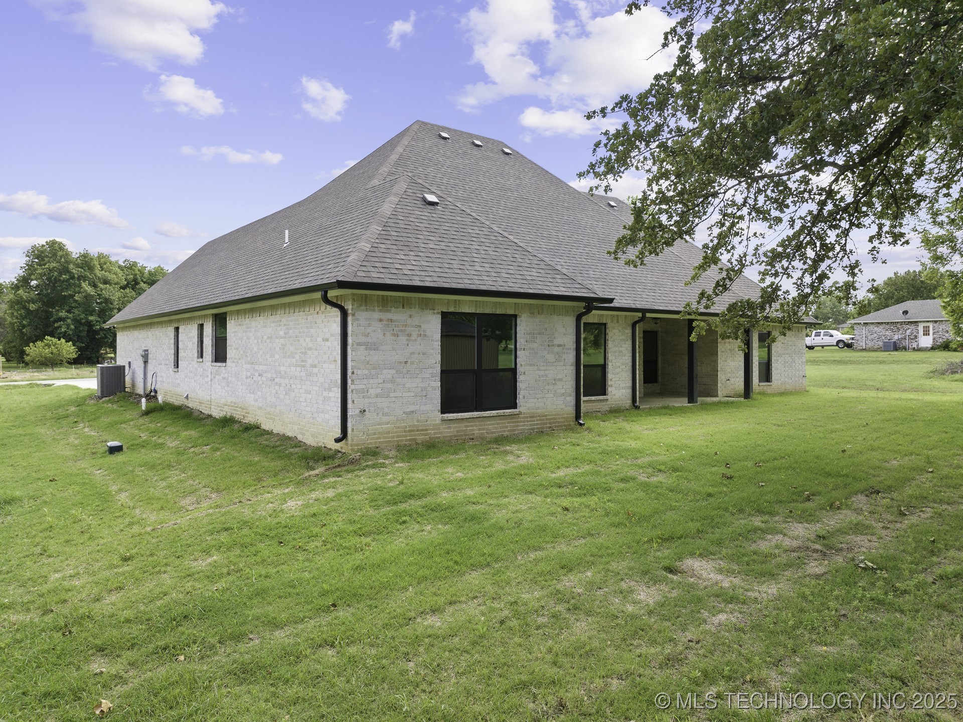 40 Whipperwill Street Property Photo 38