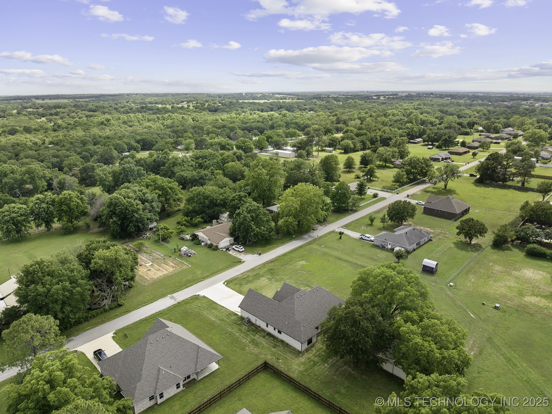 40 Whipperwill Street Property Photo 42