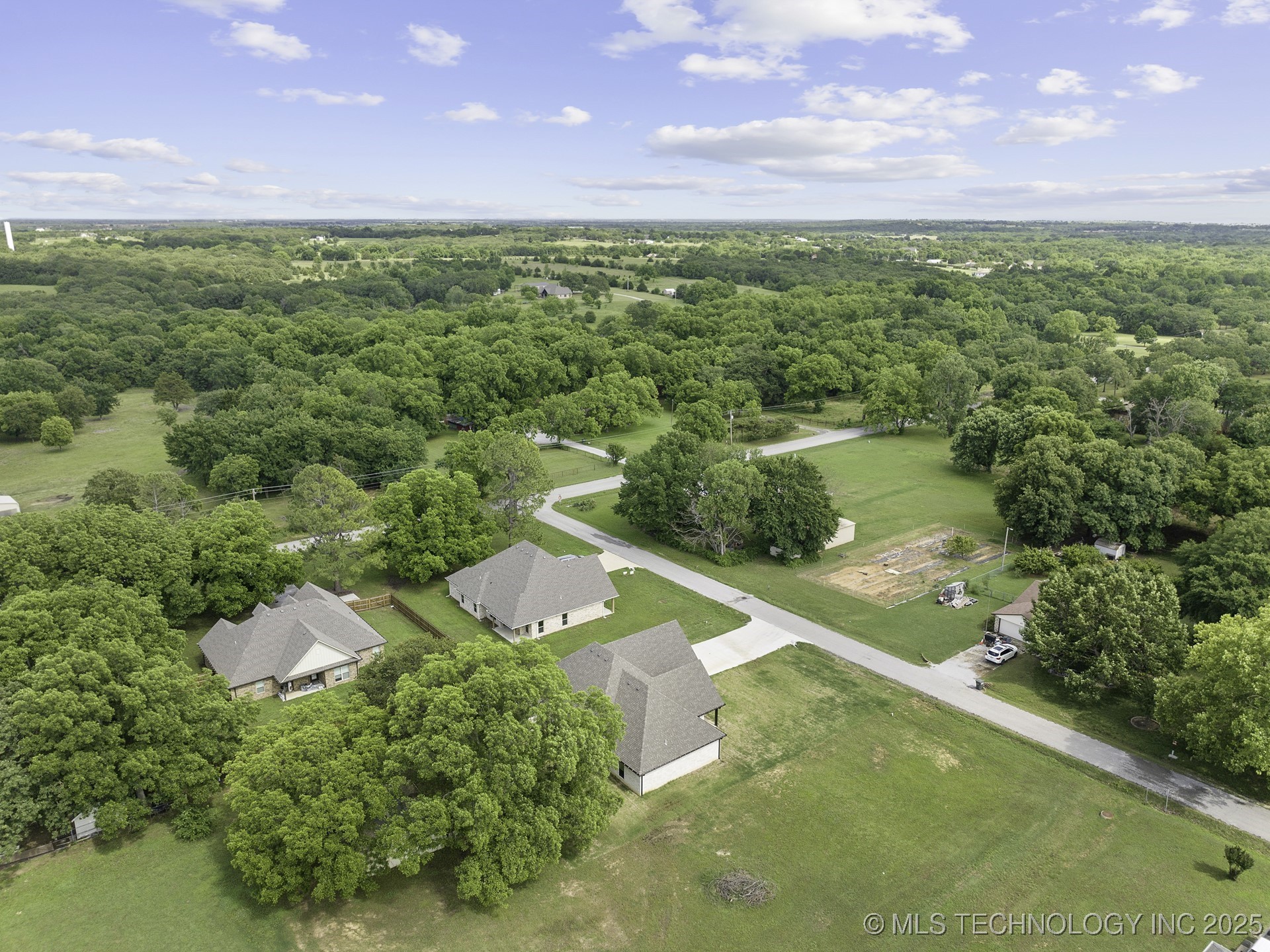 40 Whipperwill Street Property Photo 43