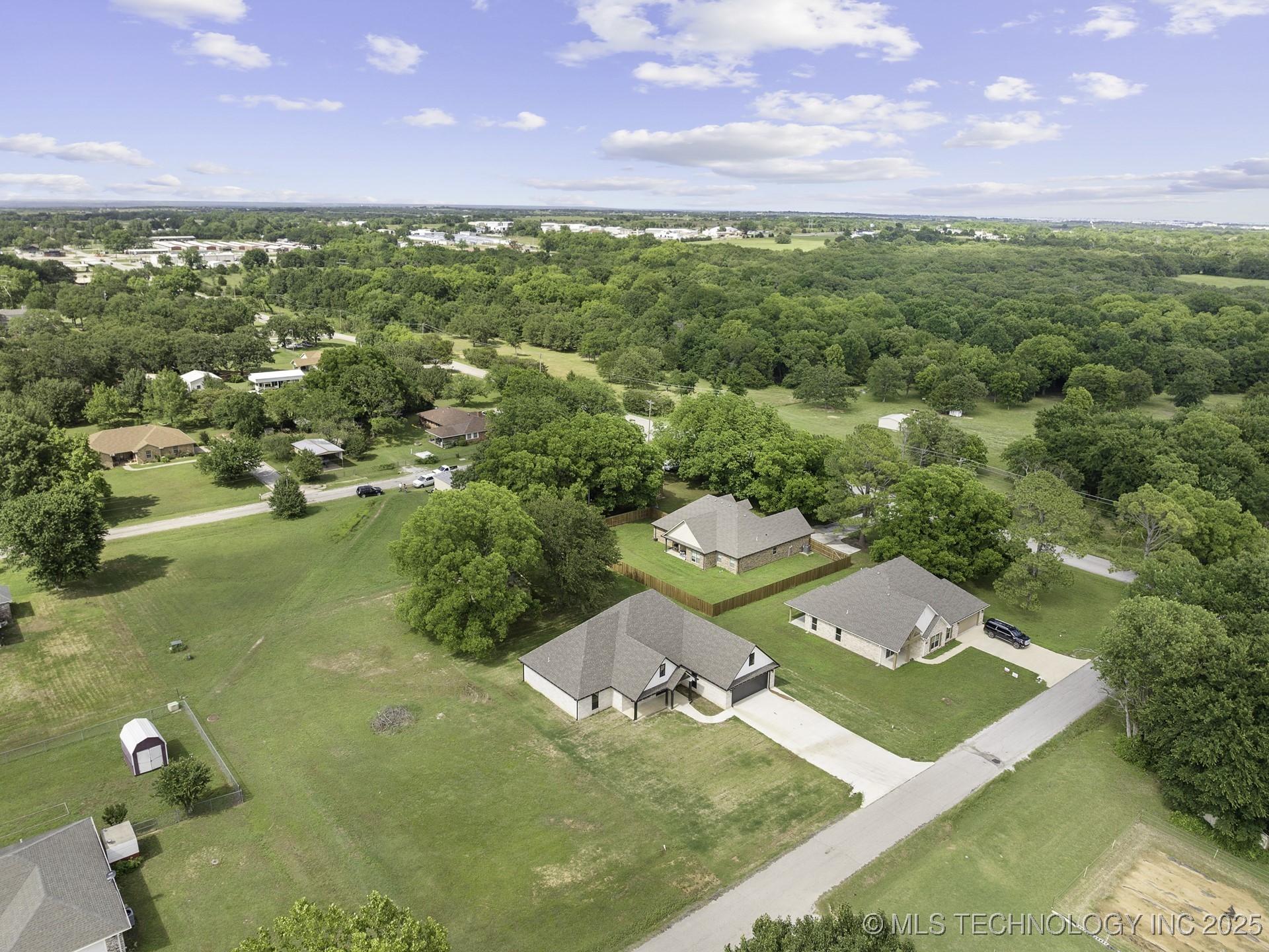 40 Whipperwill Street Property Photo 44