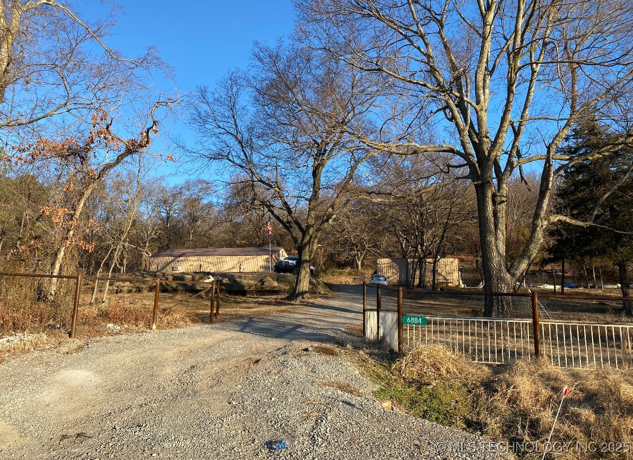 6884 W 440 Property Photo 2