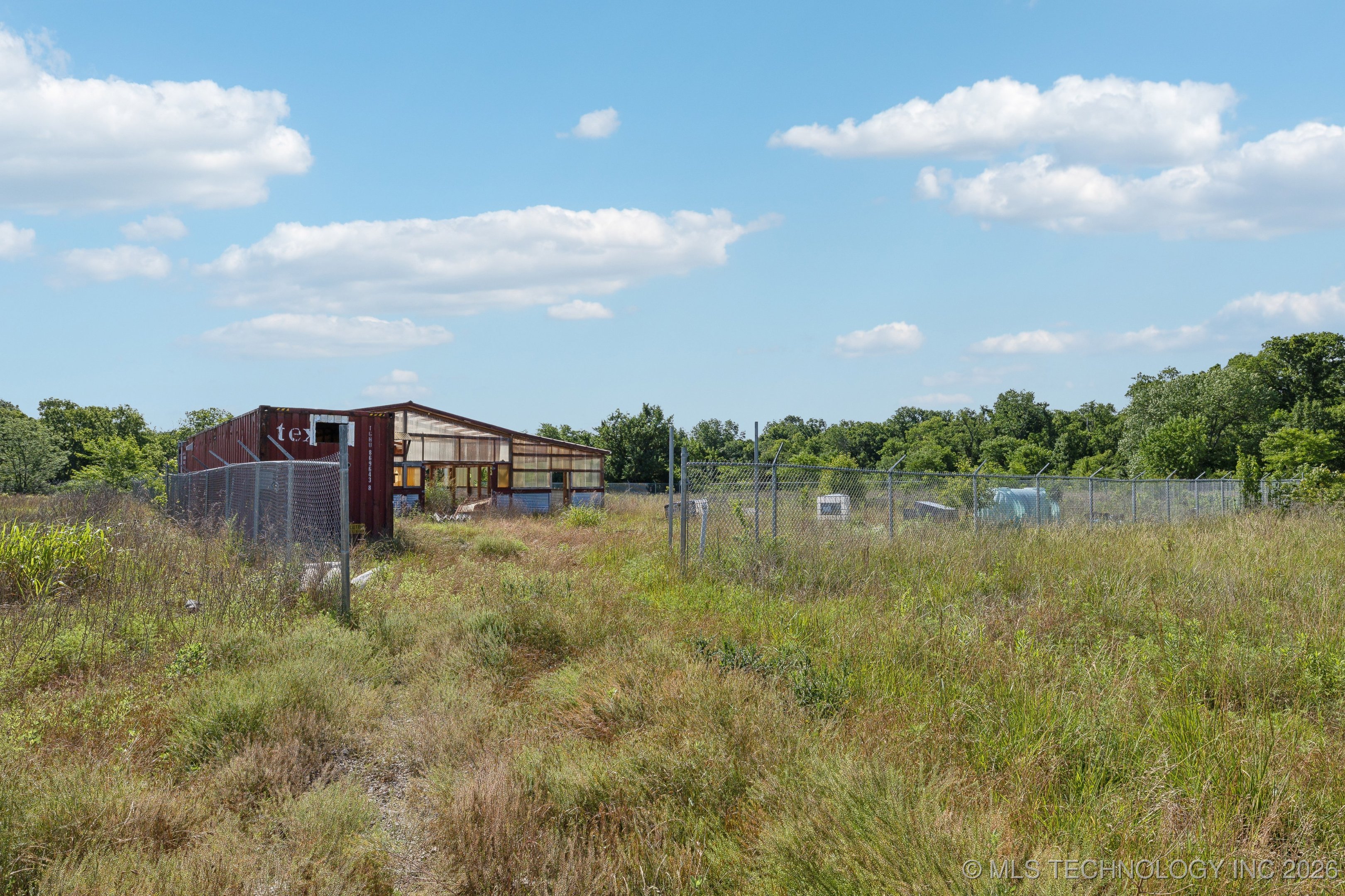 16800 E 11th Street Property Photo 6