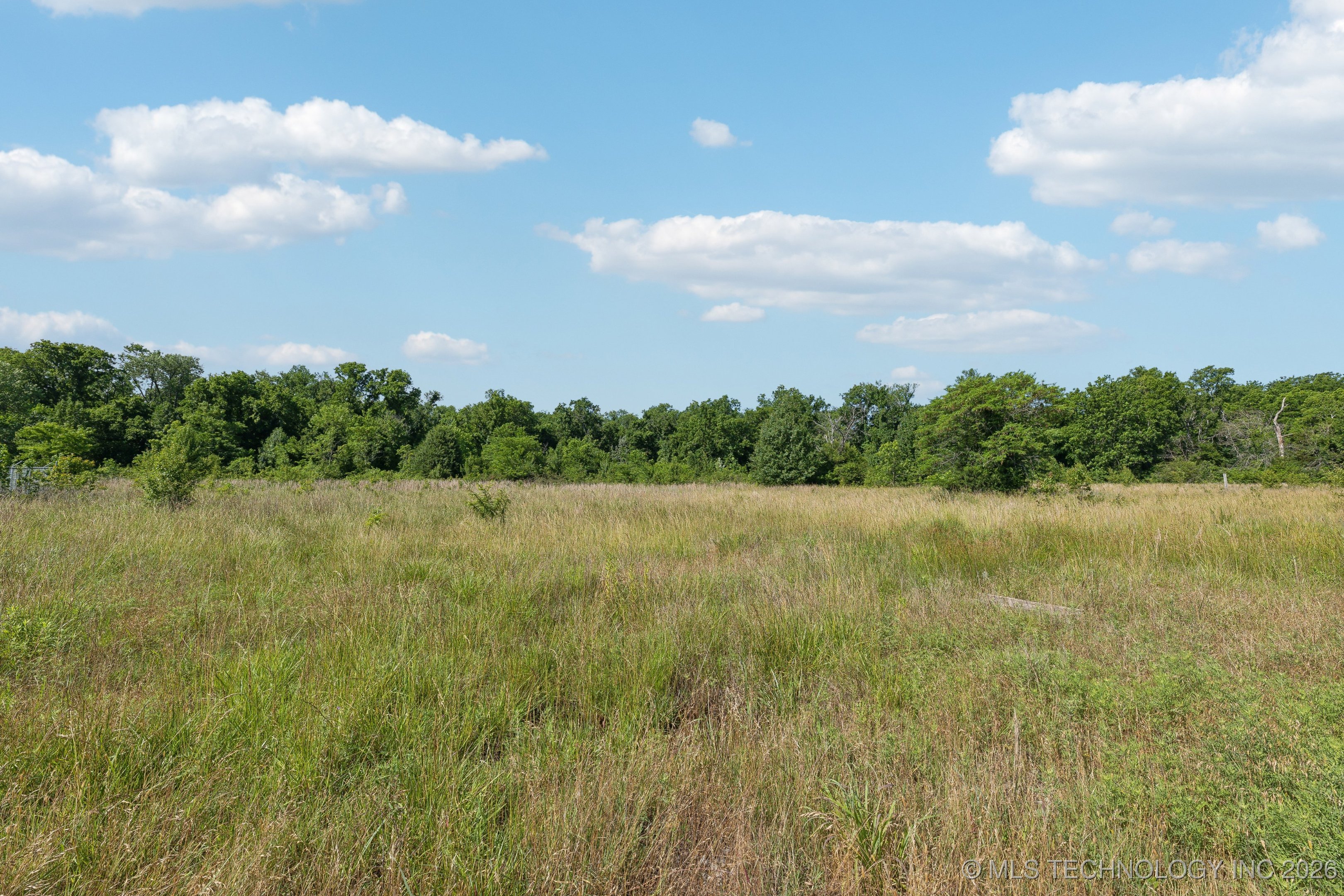16800 E 11th Street Property Photo 7
