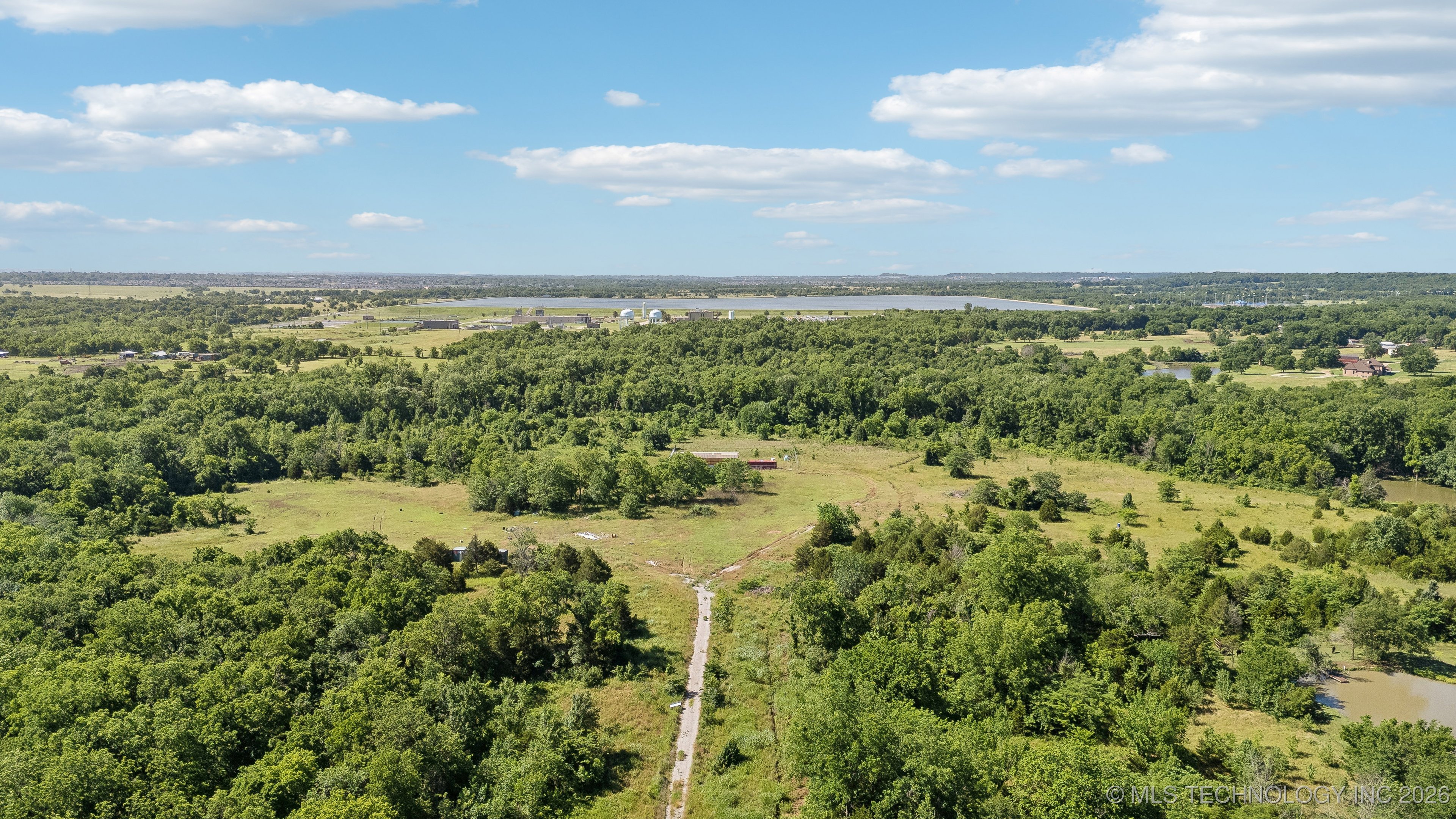 16800 E 11th Street Property Photo 11