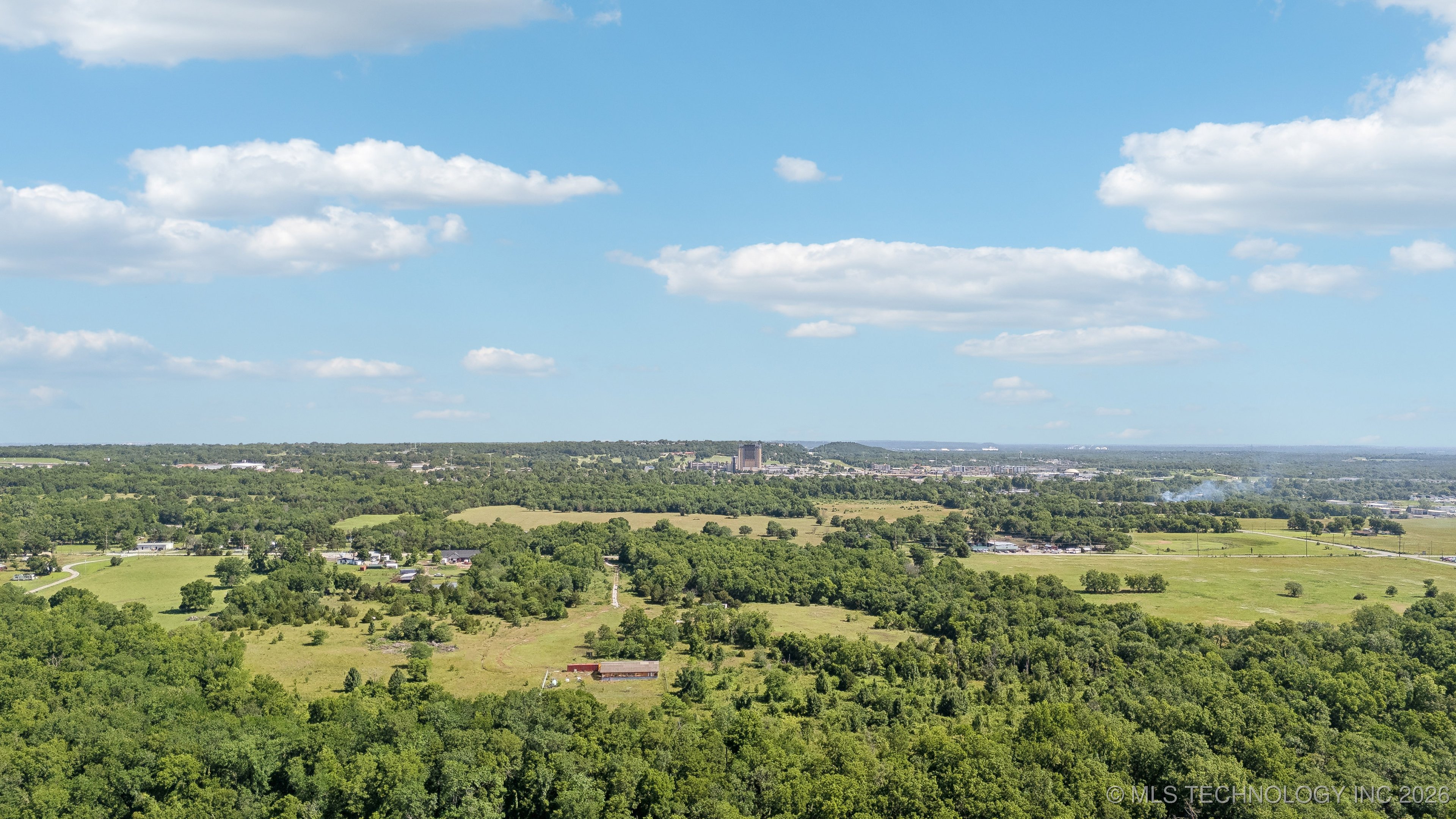 16800 E 11th Street Property Photo 17